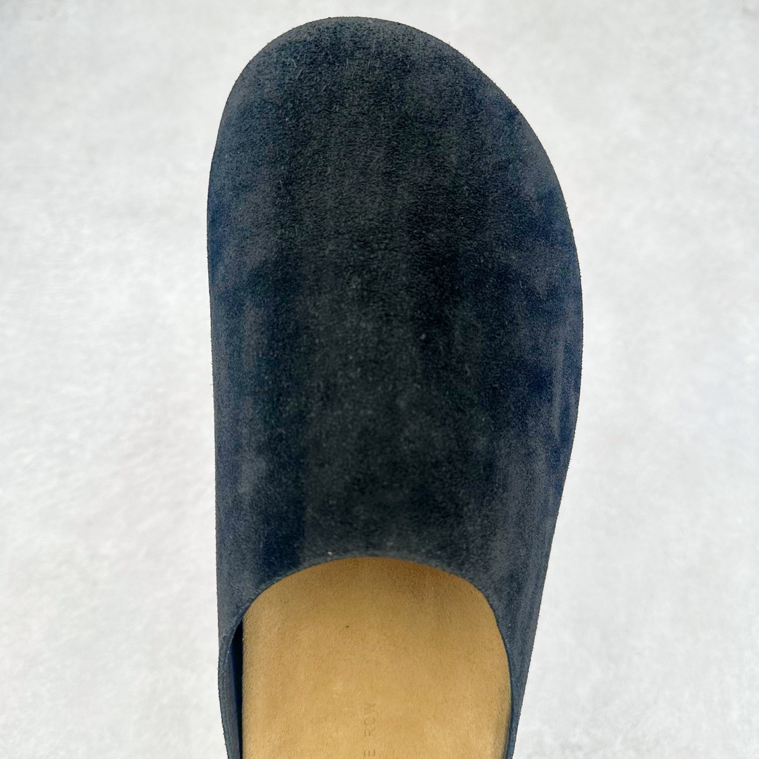 图片[4]-＃DC The Row Boston VL TR软木底包头拖鞋 天鹅绒般的绒面革赋子休闲的经典外观 四季皆宜 柔软的鞋床采用额外的泡沫缓冲层 提供额外的舒适感和全天支撑 全网独家首发 源于德国的严谨工艺 牛巴戎面 中层松木 EVA 三层组合大底 优质牛皮面料五金扣 出口订单 尺码：35-45-选品中心