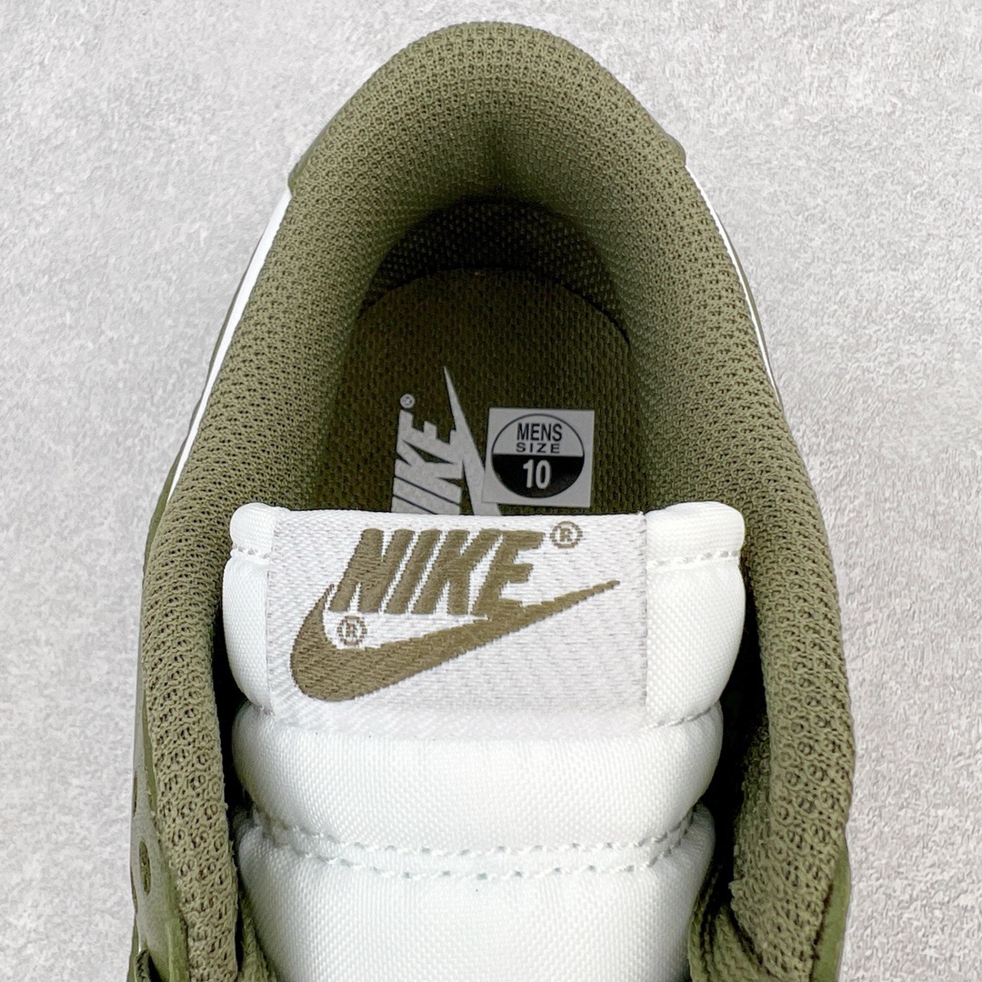 图片[15]-＃M纯原福利 NK DUNK Low 橄榄绿 DD1503-120 圈内最强 零售首选 独家原厂航空铝磨具打磨大底 鞋头坡度极致还原 原盒原配 圈内天花板工艺 原厂冲刀 超高清洁度 全鞋零毛边皮料切割 全套原楦原模倾力打造完美版型 采用原厂百宏鞋带以及原厂百宏织唛舌标 内标可供原厂几率过验 原厂中底布黄色点胶 原厂中底布拉帮走线遵循公司‼️尺码：36 36.5 37.5 38 38.5 39 40 40.5 41 42 42.5 43 44 44.5 45 46 47.5-选品中心