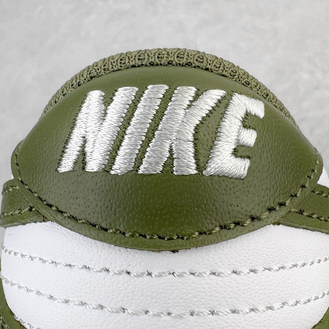 图片[13]-＃M纯原福利 NK DUNK Low 橄榄绿 DD1503-120 圈内最强 零售首选 独家原厂航空铝磨具打磨大底 鞋头坡度极致还原 原盒原配 圈内天花板工艺 原厂冲刀 超高清洁度 全鞋零毛边皮料切割 全套原楦原模倾力打造完美版型 采用原厂百宏鞋带以及原厂百宏织唛舌标 内标可供原厂几率过验 原厂中底布黄色点胶 原厂中底布拉帮走线遵循公司‼️尺码：36 36.5 37.5 38 38.5 39 40 40.5 41 42 42.5 43 44 44.5 45 46 47.5-选品中心