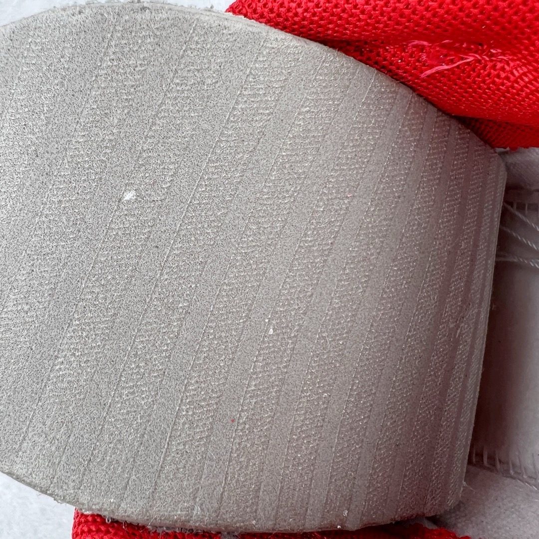 图片[17]-＃M纯原 NK Dunk Low 灰红 DD1391-002 圈内最强 零售首选 独家原厂航空铝磨具打磨大底 鞋头坡度极致还原 原盒原配 圈内天花板工艺 原厂冲刀 超高清洁度 全鞋零毛边皮料切割 全套原楦原模倾力打造完美版型 采用原厂百宏鞋带以及原厂百宏织唛舌标 内标可供原厂几率过验 原厂中底布黄色点胶 原厂中底布拉帮走线遵循公司‼️尺码：36 36.5 37.5 38 38.5 39 40 40.5 41 42 42.5 43 44 44.5 45 46 47.5-选品中心