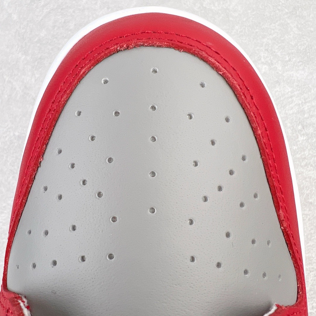 图片[13]-＃M纯原 NK Dunk Low 灰红 DD1391-002 圈内最强 零售首选 独家原厂航空铝磨具打磨大底 鞋头坡度极致还原 原盒原配 圈内天花板工艺 原厂冲刀 超高清洁度 全鞋零毛边皮料切割 全套原楦原模倾力打造完美版型 采用原厂百宏鞋带以及原厂百宏织唛舌标 内标可供原厂几率过验 原厂中底布黄色点胶 原厂中底布拉帮走线遵循公司‼️尺码：36 36.5 37.5 38 38.5 39 40 40.5 41 42 42.5 43 44 44.5 45 46 47.5-选品中心