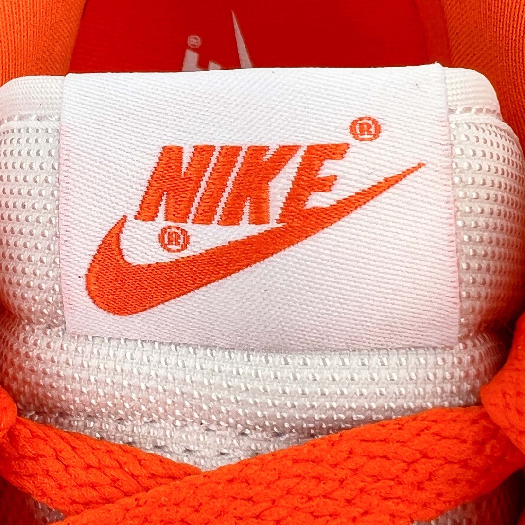 图片[15]-＃M纯原福利 NK Dunk Low SP 雪城白橙 CU1727-101 圈内最强 零售首选 独家原厂航空铝磨具打磨大底 鞋头坡度极致还原 原盒原配 圈内天花板工艺 原厂冲刀 超高清洁度 全鞋零毛边皮料切割 全套原楦原模倾力打造完美版型 采用原厂百宏鞋带以及原厂百宏织唛舌标 内标可供原厂几率过验 原厂中底布黄色点胶 原厂中底布拉帮走线遵循公司‼️尺码：36 36.5 37.5 38 38.5 39 40 40.5 41 42 42.5 43 44 44.5 45 46 47.5-选品中心