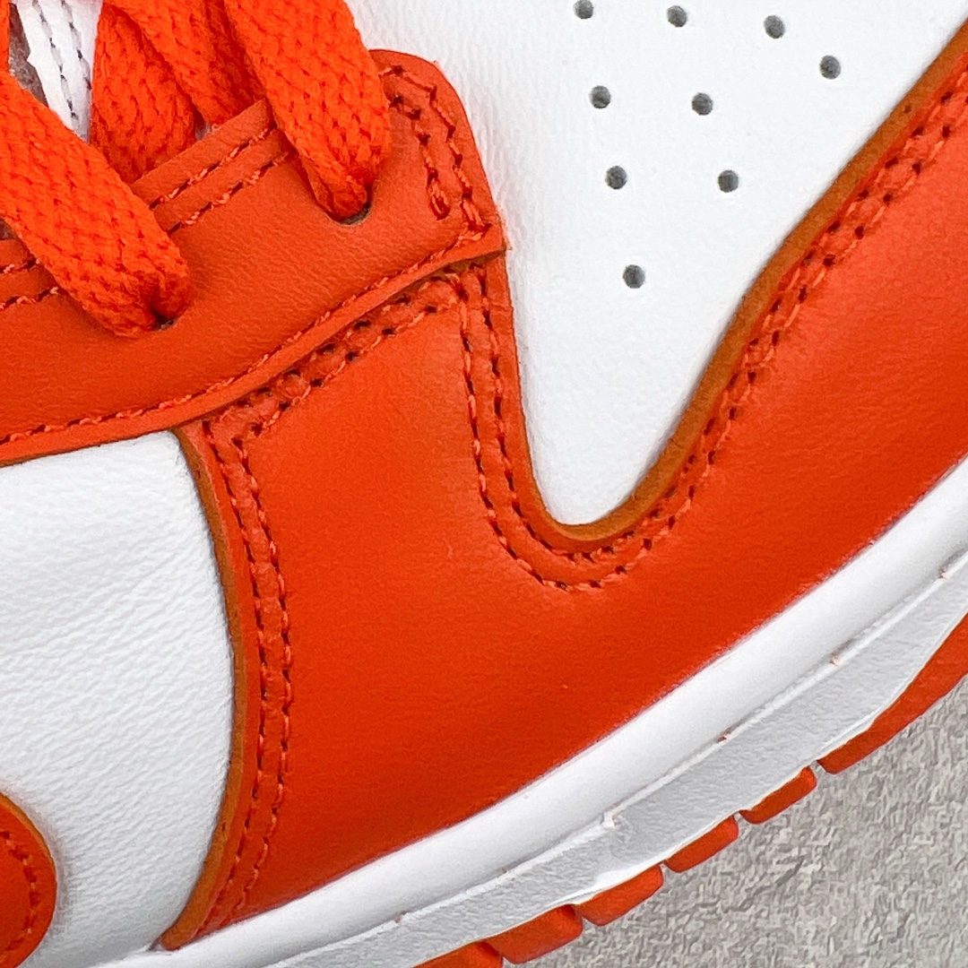 图片[14]-＃M纯原福利 NK Dunk Low SP 雪城白橙 CU1727-101 圈内最强 零售首选 独家原厂航空铝磨具打磨大底 鞋头坡度极致还原 原盒原配 圈内天花板工艺 原厂冲刀 超高清洁度 全鞋零毛边皮料切割 全套原楦原模倾力打造完美版型 采用原厂百宏鞋带以及原厂百宏织唛舌标 内标可供原厂几率过验 原厂中底布黄色点胶 原厂中底布拉帮走线遵循公司‼️尺码：36 36.5 37.5 38 38.5 39 40 40.5 41 42 42.5 43 44 44.5 45 46 47.5-选品中心