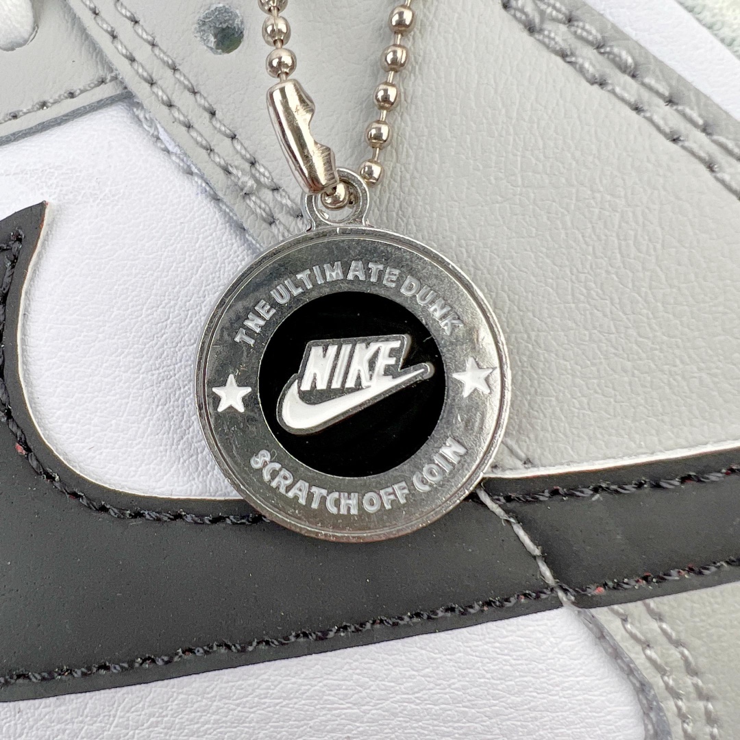 图片[15]-＃M纯原 NK Dunk Low 灰白黑彩票 DR9654-001 圈内最强 零售首选 独家原厂航空铝磨具打磨大底 鞋头坡度极致还原 原盒原配 圈内天花板工艺 原厂冲刀 超高清洁度 全鞋零毛边皮料切割 全套原楦原模倾力打造完美版型 采用原厂百宏鞋带以及原厂百宏织唛舌标 内标可供原厂几率过验 原厂中底布黄色点胶 原厂中底布拉帮走线遵循公司‼️尺码：36 36.5 37.5 38 38.5 39 40 40.5 41 42 42.5 43 44 45 46 47.5-选品中心