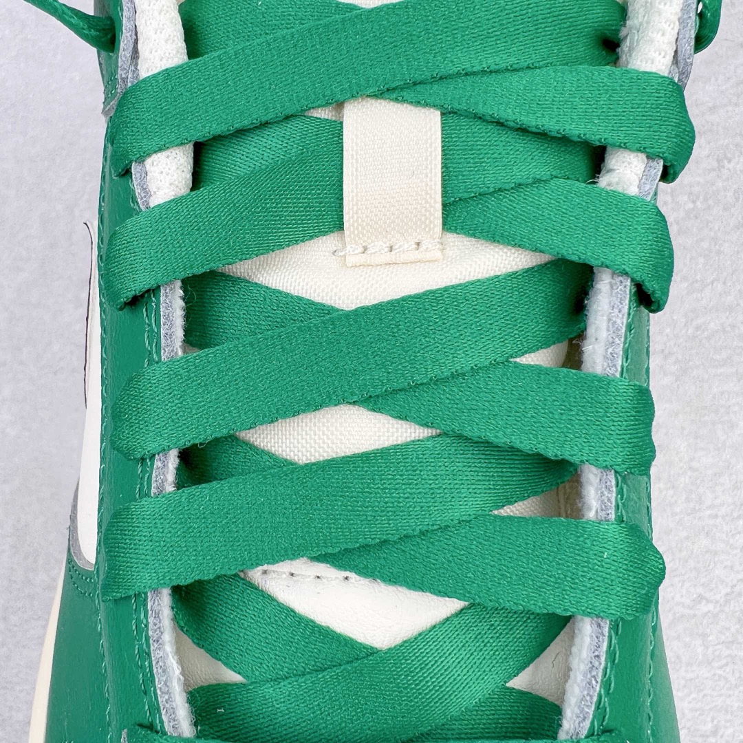 图片[16]-＃M纯原 NK Dunk Low 白绿彩票 DR9654-100 圈内最强 零售首选 独家原厂航空铝磨具打磨大底 鞋头坡度极致还原 原盒原配 圈内天花板工艺 原厂冲刀 超高清洁度 全鞋零毛边皮料切割 全套原楦原模倾力打造完美版型 采用原厂百宏鞋带以及原厂百宏织唛舌标 内标可供原厂几率过验 原厂中底布黄色点胶 原厂中底布拉帮走线遵循公司‼️尺码：36 36.5 37.5 38 38.5 39 40 40.5 41 42 42.5 43 44 44.5 45 46 47.5-选品中心