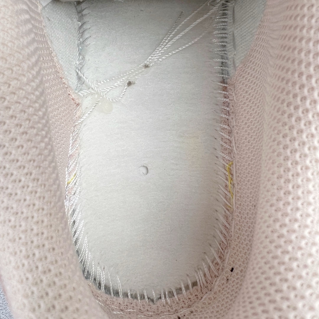 图片[17]-＃M纯原 NK SB Dunk Low 樱花粉 DD1503-102 圈内最强 零售首选 独家原厂航空铝磨具打磨大底 鞋头坡度极致还原 原盒原配 圈内天花板工艺 原厂冲刀 超高清洁度 全鞋零毛边皮料切割 全套原楦原模倾力打造完美版型 采用原厂百宏鞋带以及原厂百宏织唛舌标 内标可供原厂几率过验 原厂中底布黄色点胶 原厂中底布拉帮走线遵循公司‼️尺码：36 36.5 37.5 38 38.5 39-选品中心