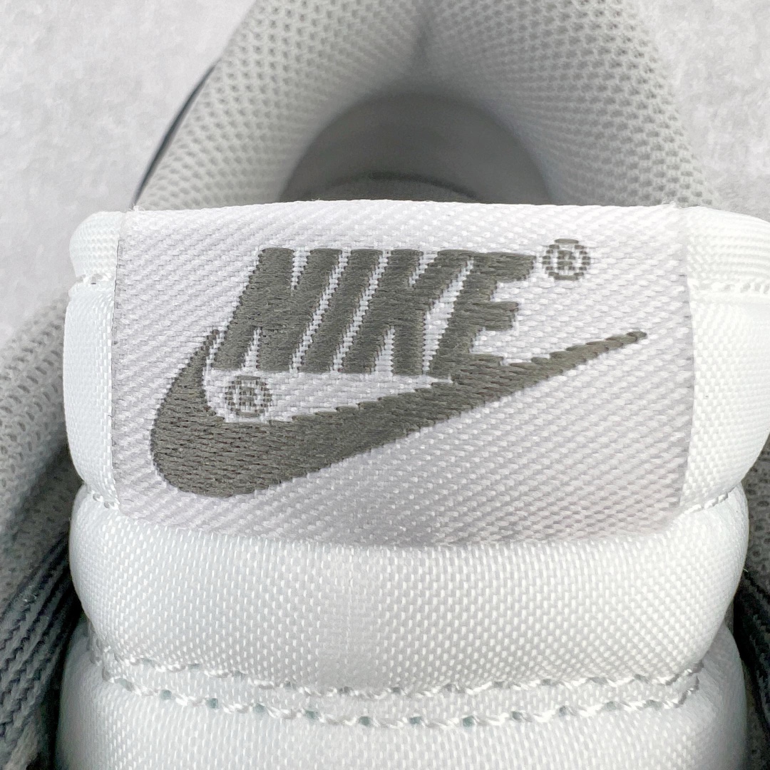 图片[15]-＃M纯原 NK SB Dunk Low 白灰黑 DD1503-117 圈内最强 零售首选 独家原厂航空铝磨具打磨大底 鞋头坡度极致还原 原盒原配 圈内天花板工艺 原厂冲刀 超高清洁度 全鞋零毛边皮料切割 全套原楦原模倾力打造完美版型 采用原厂百宏鞋带以及原厂百宏织唛舌标 内标可供原厂几率过验 原厂中底布黄色点胶 原厂中底布拉帮走线遵循公司‼️尺码：36 36.5 37.5 38 38.5 39 40 40.5 41 42 42.5 43 44 44.5 45 46 47.5-选品中心