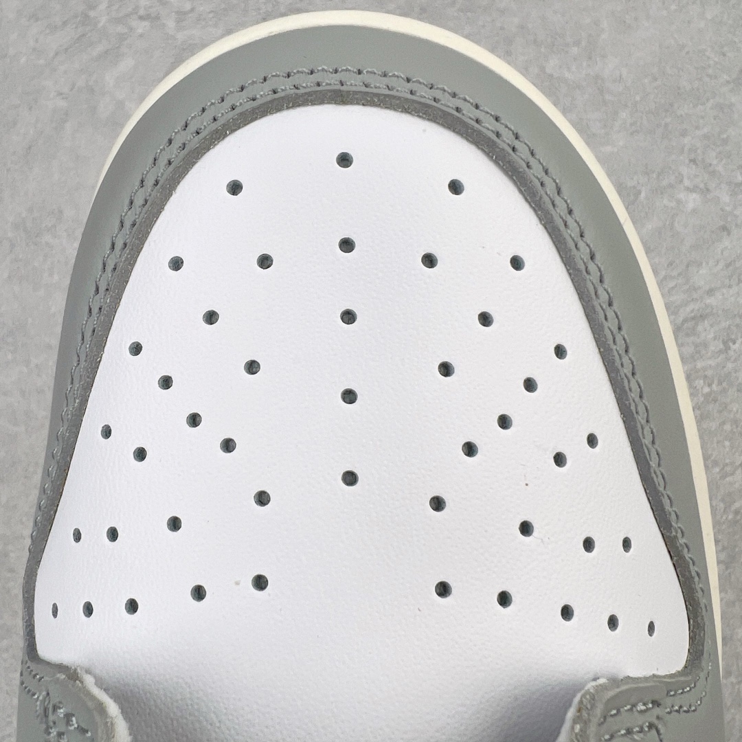 图片[12]-＃M纯原 NK SB Dunk Low 白灰黑 DD1503-117 圈内最强 零售首选 独家原厂航空铝磨具打磨大底 鞋头坡度极致还原 原盒原配 圈内天花板工艺 原厂冲刀 超高清洁度 全鞋零毛边皮料切割 全套原楦原模倾力打造完美版型 采用原厂百宏鞋带以及原厂百宏织唛舌标 内标可供原厂几率过验 原厂中底布黄色点胶 原厂中底布拉帮走线遵循公司‼️尺码：36 36.5 37.5 38 38.5 39 40 40.5 41 42 42.5 43 44 44.5 45 46 47.5-选品中心