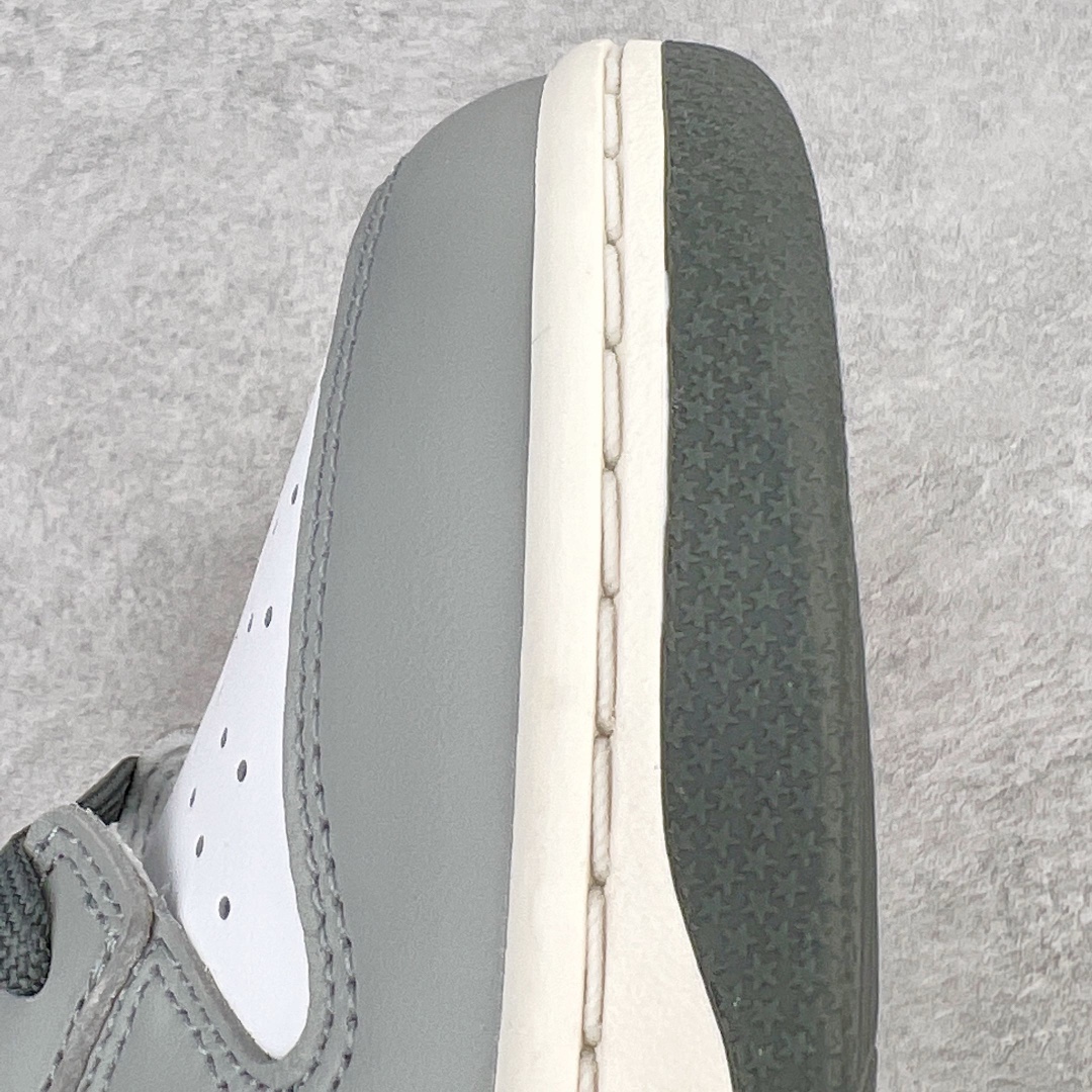 图片[13]-＃M纯原 NK SB Dunk Low 白灰黑 DD1503-117 圈内最强 零售首选 独家原厂航空铝磨具打磨大底 鞋头坡度极致还原 原盒原配 圈内天花板工艺 原厂冲刀 超高清洁度 全鞋零毛边皮料切割 全套原楦原模倾力打造完美版型 采用原厂百宏鞋带以及原厂百宏织唛舌标 内标可供原厂几率过验 原厂中底布黄色点胶 原厂中底布拉帮走线遵循公司‼️尺码：36 36.5 37.5 38 38.5 39 40 40.5 41 42 42.5 43 44 44.5 45 46 47.5-选品中心