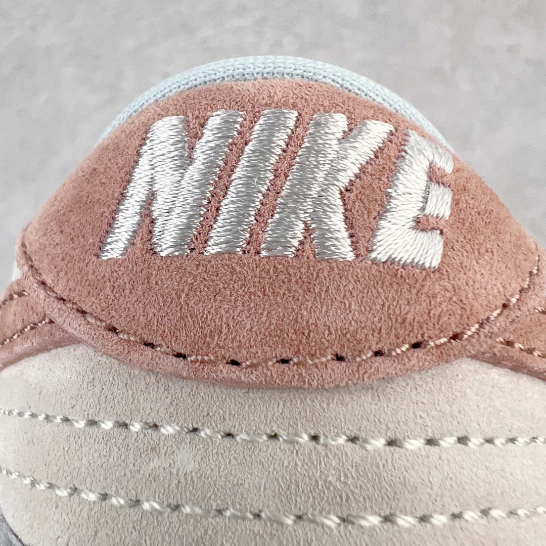 图片[15]-＃M纯原 NK Dunk Low \\\”Fossil Rose\\\” 化石玫瑰 DH7577-001 圈内最强 零售首选 独家原厂航空铝磨具打磨大底 鞋头坡度极致还原 原盒原配 圈内天花板工艺 原厂冲刀 超高清洁度 全鞋零毛边皮料切割 全套原楦原模倾力打造完美版型 采用原厂百宏鞋带以及原厂百宏织唛舌标 内标可供原厂几率过验 原厂中底布黄色点胶 原厂中底布拉帮走线遵循公司‼️尺码：36 36.5 37.5 38 38.5 39 40 40.5 41 42 42.5 43 44 44.5 45 46 47.5-选品中心