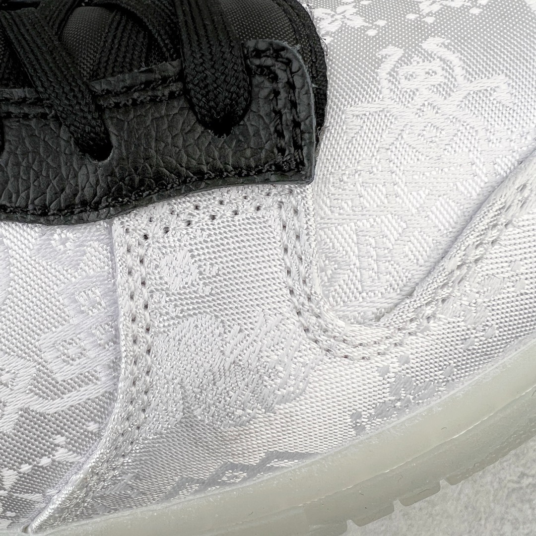 图片[16]-＃M纯原 Clot x Fragment x NK Dunk Low 藤原浩三方联名白丝绸 货号：FN0315-110 圈内最强 零售首选 独家原厂航空铝磨具打磨大底 鞋头坡度极致还原 原盒原配 圈内天花板工艺 原厂冲刀 超高清洁度 全鞋零毛边皮料切割 全套原楦原模倾力打造完美版型 采用原厂百宏鞋带以及原厂百宏织唛舌标 内标可供原厂几率过验 原厂中底布白色点胶 原厂中底布拉帮走线遵循公司‼️尺码：36 36.5 37.5 38 38.5 39 40 40.5 41 42 42.5 43 44 45 46 47.5-选品中心