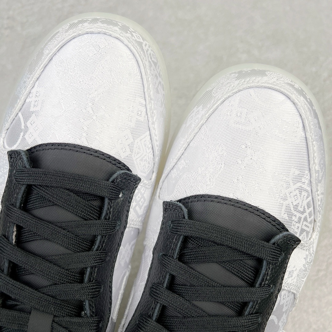 图片[14]-＃M纯原 Clot x Fragment x NK Dunk Low 藤原浩三方联名白丝绸 货号：FN0315-110 圈内最强 零售首选 独家原厂航空铝磨具打磨大底 鞋头坡度极致还原 原盒原配 圈内天花板工艺 原厂冲刀 超高清洁度 全鞋零毛边皮料切割 全套原楦原模倾力打造完美版型 采用原厂百宏鞋带以及原厂百宏织唛舌标 内标可供原厂几率过验 原厂中底布白色点胶 原厂中底布拉帮走线遵循公司‼️尺码：36 36.5 37.5 38 38.5 39 40 40.5 41 42 42.5 43 44 45 46 47.5-选品中心