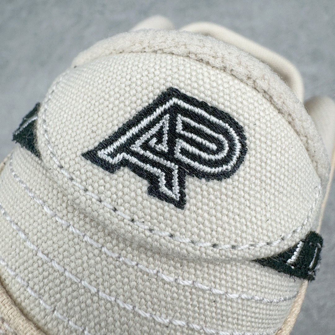 图片[12]-＃M纯原 Albino & Preto × NK Dunk SB Low \\\”Pearl White\\\” AP联名 撕撕乐 米黑白 FD2627-200 独家原厂航空铝磨具打磨大底 鞋头坡度极致还原 原盒原配 圈内天花板工艺 原厂冲刀 超高清洁度 全鞋零毛边皮料切割 全套原楦原模倾力打造完美版型 采用原厂百宏鞋带以及原厂百宏织唛舌标 内标可供原厂几率过验 原厂中底布点胶 原厂中底布拉帮走线遵循公司 尺码：36 36.5 37.5 38 38.5 39 40 40.5 41 42 42.5 43 44 44.5 45 46 47.5-选品中心