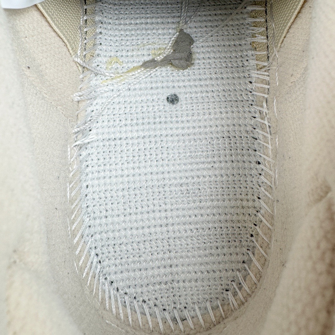 图片[18]-＃M纯原 Albino & Preto × NK Dunk SB Low \\\”Pearl White\\\” AP联名 撕撕乐 米黑白 FD2627-200 独家原厂航空铝磨具打磨大底 鞋头坡度极致还原 原盒原配 圈内天花板工艺 原厂冲刀 超高清洁度 全鞋零毛边皮料切割 全套原楦原模倾力打造完美版型 采用原厂百宏鞋带以及原厂百宏织唛舌标 内标可供原厂几率过验 原厂中底布点胶 原厂中底布拉帮走线遵循公司 尺码：36 36.5 37.5 38 38.5 39 40 40.5 41 42 42.5 43 44 44.5 45 46 47.5-选品中心