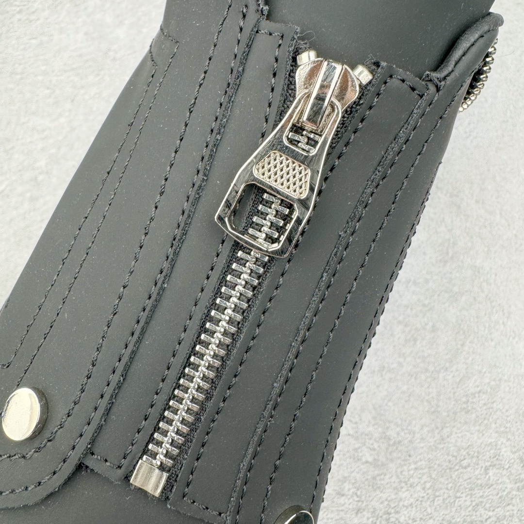 图片[14]-Alexander McQueen 亚历山大麦昆小白鞋拉链款 全套专柜包装物及配件(附送快递加固牛皮纸盒)右脚鞋面嵌入核心防伪芯片装置,秒杀市面文案版本 支持NFC原码独立扫描 采用丝绸硬质头层小牛皮鞋面材质 内外超软小羊皮贴脚透气及超软PU脚感乳胶物料鞋 外置原抽真空高密度增高底 白色光滑牛皮革系带运动鞋，圆头设计，鞋跟点缀黑色绒面革细节。搭配宽扁鞋带，鞋舌和后帮饰有 Alexander McQueen 品牌标志。阔型橡胶鞋底。运动鞋另配一副鞋带材料 100% 小牛皮 所有细节与原版一致 尺码：35 36 37 38 39 40 41 42 43 44 45-选品中心