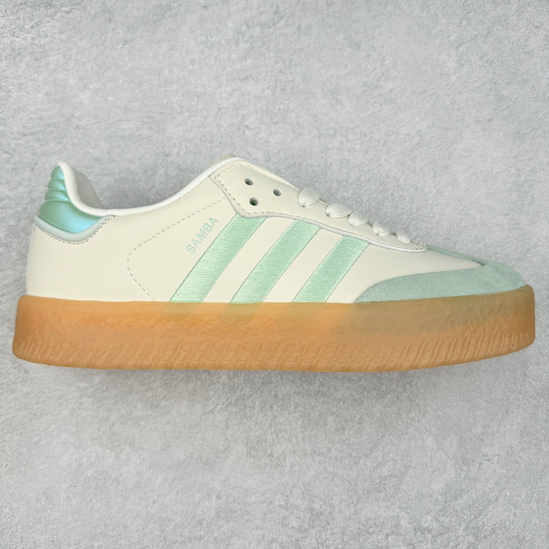 AD Samba XLG 桑巴舞加大厚底版系列德训风百搭松糕休闲运动板鞋生胶底 自Originals Samba成功借势Blokecore风潮一跃成为街头巷尾的焦点鞋款后,不论是围绕Samba本身打造的各式「变种版本」,还是以Samba为蓝本打造联名鞋款,都成为了时尚潮流人士日常穿搭首选。Samba XLG是adidas Originals不断扩展XLG系列的一部分,旨在与年轻文化相契合,迎合那些希望通过个性时尚表达自我而不愿牺牲舒适度的年轻群体。街头时尚领域的Gen Z特别偏爱宽松的穿着风格。Samba XLG针对这一点做了创新。它在延续Samba OG经典设计的基础上,迎合年轻群体的穿着习惯,重塑为宽大的鞋身比例轮廓以及加厚中底,让消费者轻松展示自己独特的风格。全新的Samba XLG系列不仅迎合了当下年轻群体的穿搭习惯,加宽了鞋身比例以及将中底进一步增厚,在视觉比例上更加饱满,同时还保留了经典Samba的细节,这样一来,鞋迷朋友在穿搭上不仅能更加个性化,而且还能延续一定的复古感受。尺码：36 36⅔ 37⅓ 38 38⅔ 39⅓ 40 40⅔ 41⅓ 42 42⅔ 43⅓ 44 45-选品中心