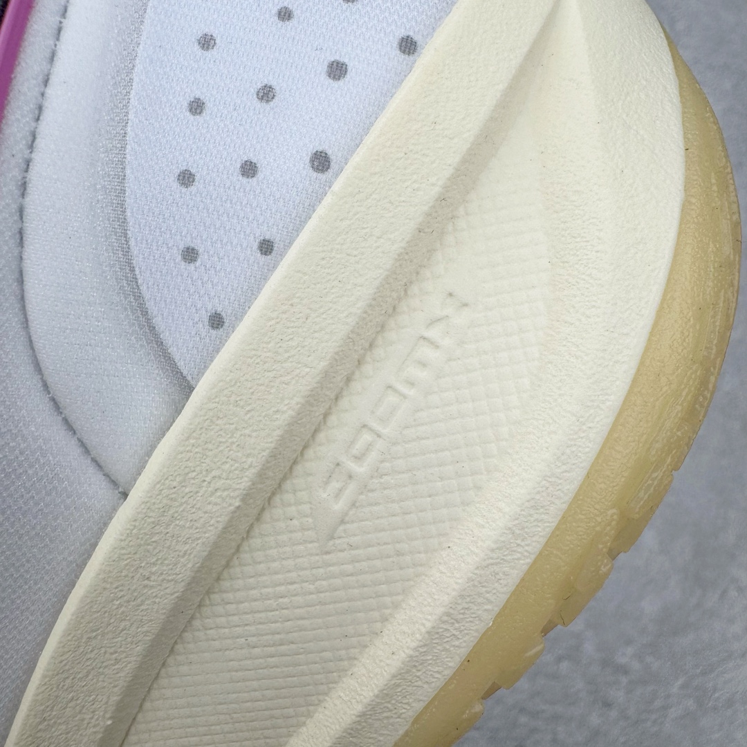 图片[13]-＃灭世/Max NK Air Zoom G.T.Cut 3 EP 实战系列篮球鞋 HM3699-161 全新GT Cut 3.0 全掌搭载了 ZoomX 泡棉 使得整双鞋在缓震表现上可谓相当优秀 拥有着顶级科技配置的同时 颜值设计也非常可观 整体鞋型仍然保留了前低后高的设计 G.T. Cut 传统的突进极速突破的感觉 鞋头麂皮材质和 NK Flywire 飞线工艺 相对来说包裹感更好了 必备的TPU 支撑片 两侧 Swoosh 的透气孔设计 起到散热透气的作用 鞋舌采用类似跑鞋的半开叉式设计 搭配鞋带既可以提升包裹感 又降低了运动中鞋舌乱跑的可能性 鞋子内里填充相当厚实 避免掉跟 尺码：39 40 40.5 41 42 42.5 43 44 44.5 45 46-选品中心