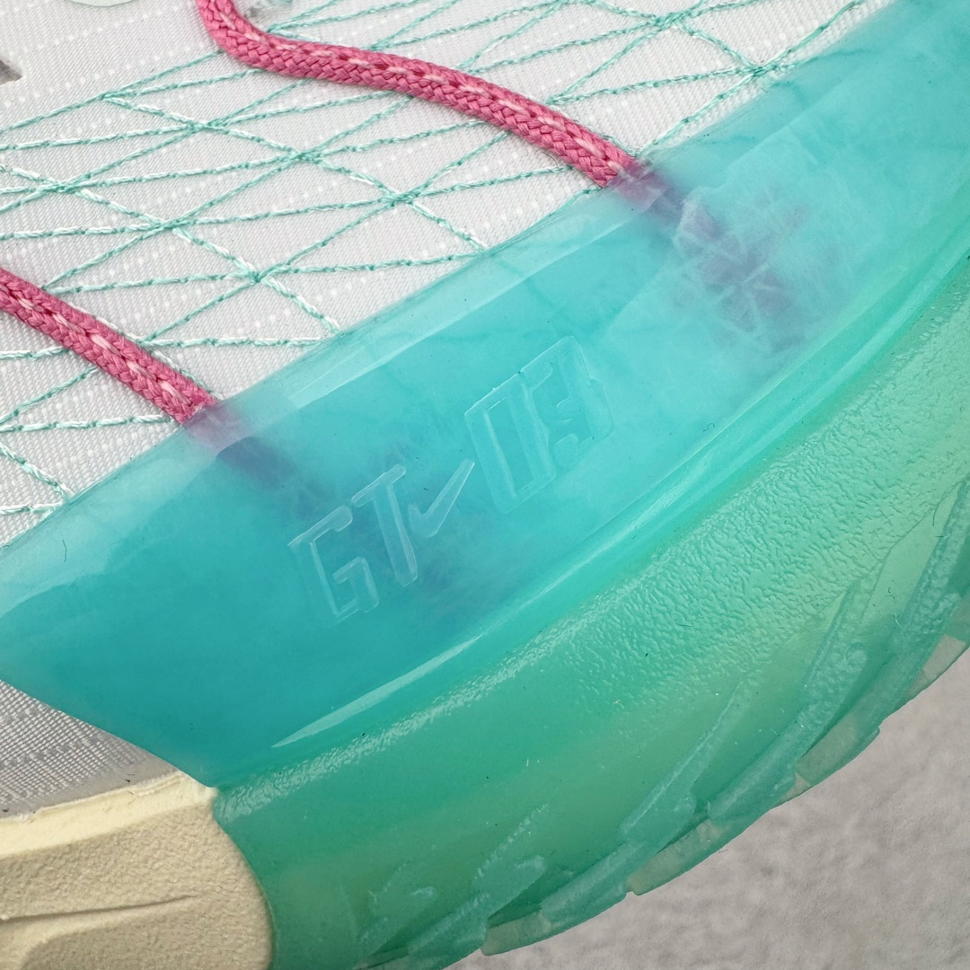 图片[15]-＃灭世/Max NK Air Zoom G.T.Cut 3 EP 实战系列篮球鞋 HM3699-161 全新GT Cut 3.0 全掌搭载了 ZoomX 泡棉 使得整双鞋在缓震表现上可谓相当优秀 拥有着顶级科技配置的同时 颜值设计也非常可观 整体鞋型仍然保留了前低后高的设计 G.T. Cut 传统的突进极速突破的感觉 鞋头麂皮材质和 NK Flywire 飞线工艺 相对来说包裹感更好了 必备的TPU 支撑片 两侧 Swoosh 的透气孔设计 起到散热透气的作用 鞋舌采用类似跑鞋的半开叉式设计 搭配鞋带既可以提升包裹感 又降低了运动中鞋舌乱跑的可能性 鞋子内里填充相当厚实 避免掉跟 尺码：39 40 40.5 41 42 42.5 43 44 44.5 45 46-选品中心