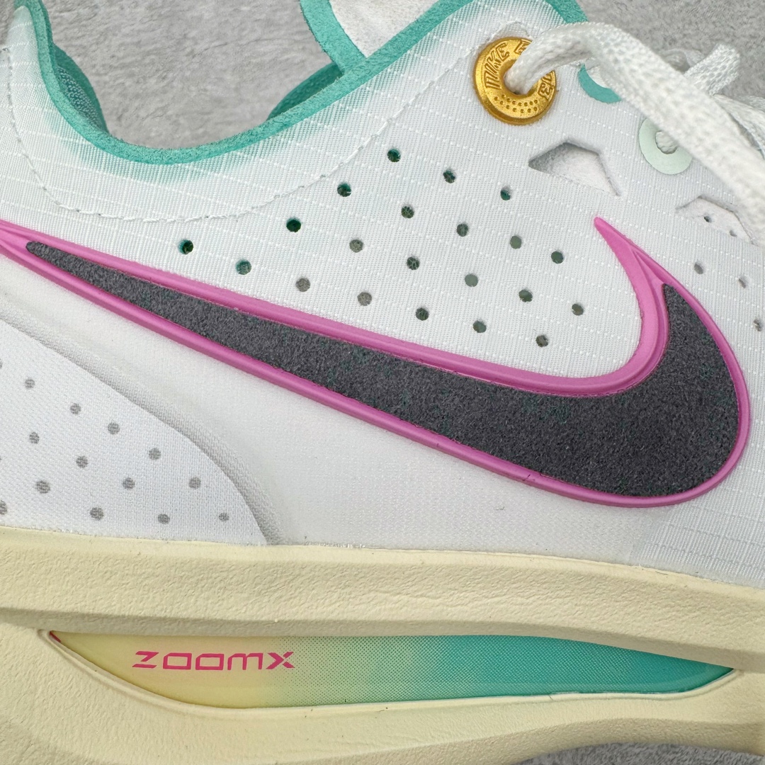 图片[18]-＃灭世/Max NK Air Zoom G.T.Cut 3 EP 实战系列篮球鞋 HM3699-161 全新GT Cut 3.0 全掌搭载了 ZoomX 泡棉 使得整双鞋在缓震表现上可谓相当优秀 拥有着顶级科技配置的同时 颜值设计也非常可观 整体鞋型仍然保留了前低后高的设计 G.T. Cut 传统的突进极速突破的感觉 鞋头麂皮材质和 NK Flywire 飞线工艺 相对来说包裹感更好了 必备的TPU 支撑片 两侧 Swoosh 的透气孔设计 起到散热透气的作用 鞋舌采用类似跑鞋的半开叉式设计 搭配鞋带既可以提升包裹感 又降低了运动中鞋舌乱跑的可能性 鞋子内里填充相当厚实 避免掉跟 尺码：39 40 40.5 41 42 42.5 43 44 44.5 45 46-选品中心