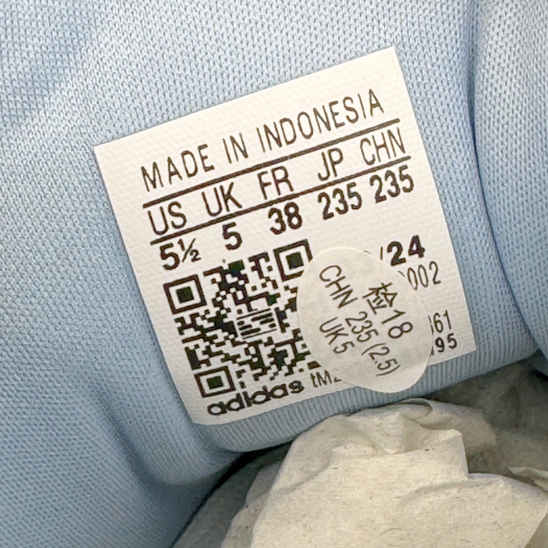 图片[12]-＃M纯原 AD Originals Superstar 经典贝壳头休闲板鞋 IF7021 头层抗裂牛皮加持 2024全新细节 注意区分旧版 随意对比市面 知名大厂出品 正常个位数利润的单价 百分百全新货品 零氧化发霉 给足利润空间操作 独家控货 平台正单 全套原纸板楦头开发 每道工序同步公司流程 确保原汁原味 完美呈现原鞋版型 原厂高频磨具加持 精准内部资源对接 Logo字体百分百还原 全鞋电脑针车 Logo针车间距针数原版一致 皮料切割冲裁零瑕疵 原鞋一致含胶量超耐磨大底 大几率过验 不对比市面只对比原鞋 只服务最高端市场 诞生于1969年 是第一双将全皮面鞋 身与橡胶鞋头结合在一起的低帮篮球鞋 Superstar最开始 是作为高帮篮球鞋Pro Model的低帮版本而出现的 但因为其独特和醒目的橡胶鞋头造型而让大家熟知 被大家形象地称为\\\”shelltoe\\\”贝壳头 在70年代的美国职业篮球场上 接近3/4的NBA球员都将这双Superstar作为场上用鞋 80年代之后 经过不断的改良和发展 Superstar逐渐成为横跨时装、音乐、街头文化、休闲和运动等各大领域的时尚潮鞋 尺码：36 36.5 37 38 38.5 39 40 40.5 41 42 42.5 43 44 44.5 45 46-选品中心