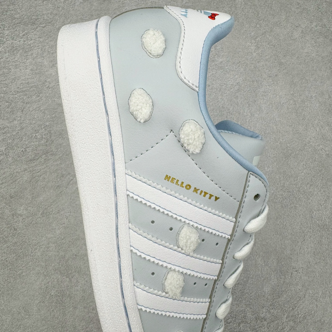 图片[6]-＃M纯原 AD Originals Superstar 经典贝壳头休闲板鞋 IF7021 头层抗裂牛皮加持 2024全新细节 注意区分旧版 随意对比市面 知名大厂出品 正常个位数利润的单价 百分百全新货品 零氧化发霉 给足利润空间操作 独家控货 平台正单 全套原纸板楦头开发 每道工序同步公司流程 确保原汁原味 完美呈现原鞋版型 原厂高频磨具加持 精准内部资源对接 Logo字体百分百还原 全鞋电脑针车 Logo针车间距针数原版一致 皮料切割冲裁零瑕疵 原鞋一致含胶量超耐磨大底 大几率过验 不对比市面只对比原鞋 只服务最高端市场 诞生于1969年 是第一双将全皮面鞋 身与橡胶鞋头结合在一起的低帮篮球鞋 Superstar最开始 是作为高帮篮球鞋Pro Model的低帮版本而出现的 但因为其独特和醒目的橡胶鞋头造型而让大家熟知 被大家形象地称为\\\”shelltoe\\\”贝壳头 在70年代的美国职业篮球场上 接近3/4的NBA球员都将这双Superstar作为场上用鞋 80年代之后 经过不断的改良和发展 Superstar逐渐成为横跨时装、音乐、街头文化、休闲和运动等各大领域的时尚潮鞋 尺码：36 36.5 37 38 38.5 39 40 40.5 41 42 42.5 43 44 44.5 45 46-选品中心