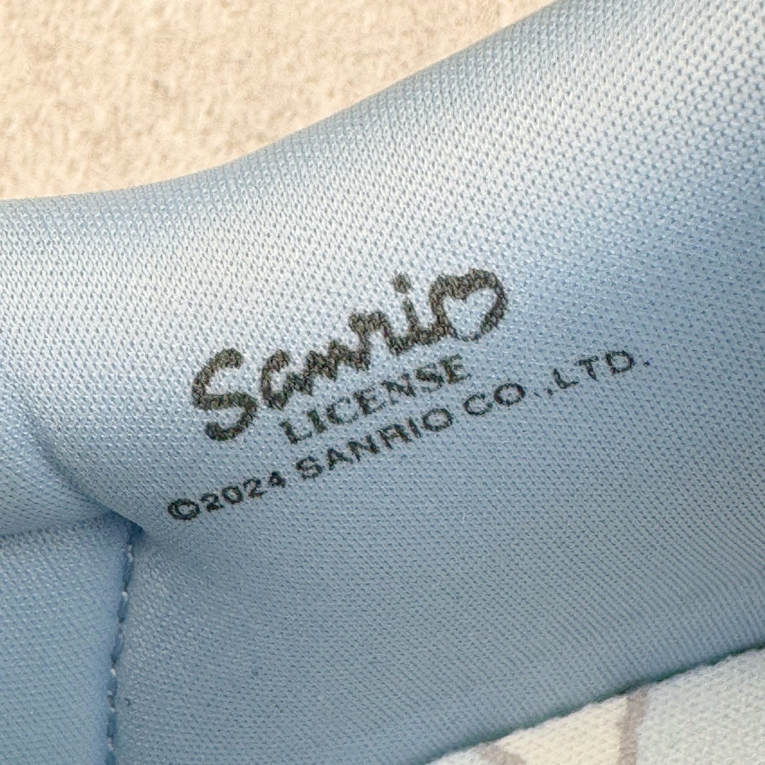 图片[13]-＃M纯原 AD Originals Superstar 经典贝壳头休闲板鞋 IF7021 头层抗裂牛皮加持 2024全新细节 注意区分旧版 随意对比市面 知名大厂出品 正常个位数利润的单价 百分百全新货品 零氧化发霉 给足利润空间操作 独家控货 平台正单 全套原纸板楦头开发 每道工序同步公司流程 确保原汁原味 完美呈现原鞋版型 原厂高频磨具加持 精准内部资源对接 Logo字体百分百还原 全鞋电脑针车 Logo针车间距针数原版一致 皮料切割冲裁零瑕疵 原鞋一致含胶量超耐磨大底 大几率过验 不对比市面只对比原鞋 只服务最高端市场 诞生于1969年 是第一双将全皮面鞋 身与橡胶鞋头结合在一起的低帮篮球鞋 Superstar最开始 是作为高帮篮球鞋Pro Model的低帮版本而出现的 但因为其独特和醒目的橡胶鞋头造型而让大家熟知 被大家形象地称为\\\”shelltoe\\\”贝壳头 在70年代的美国职业篮球场上 接近3/4的NBA球员都将这双Superstar作为场上用鞋 80年代之后 经过不断的改良和发展 Superstar逐渐成为横跨时装、音乐、街头文化、休闲和运动等各大领域的时尚潮鞋 尺码：36 36.5 37 38 38.5 39 40 40.5 41 42 42.5 43 44 44.5 45 46-选品中心