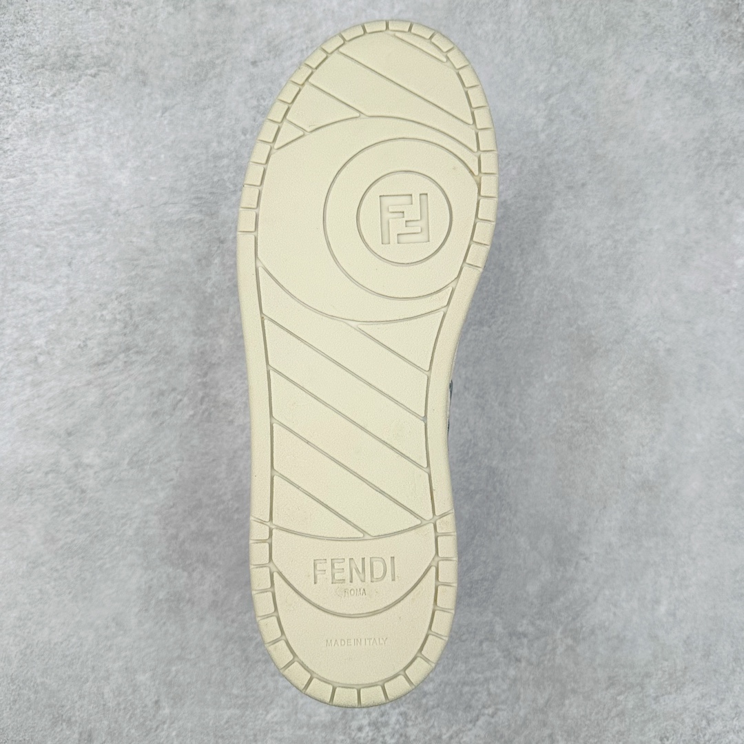 图片[9]-＃F版纯原 FENDI 芬迪 Match sneaters 魔术贴低帮运动鞋 独家定制 全身20几个细节点全部做到一致还原 吊打市面所有版本 独家原装套装配件官方同源 渠道原装订单 全套专柜包装物及配件#鞋底嵌入核心防伪芯片感应装置 FENDI芬迪match最新爆款情侣款运动鞋板鞋原版购入 高工艺无缝细空胶技术 贴楦误差0.05mm,鞋底采用固特异内外锁死工艺 最大限度弯折永不开胶 原鞋一致效果环保无味 鞋面采用麂皮和皮革拼接组合 logo内里采用毛巾绒里 上脚超级柔软 轻便 舒适搭配卫衣 尺码：35 36 37 38 39 40 41 42 43 44 45-选品中心