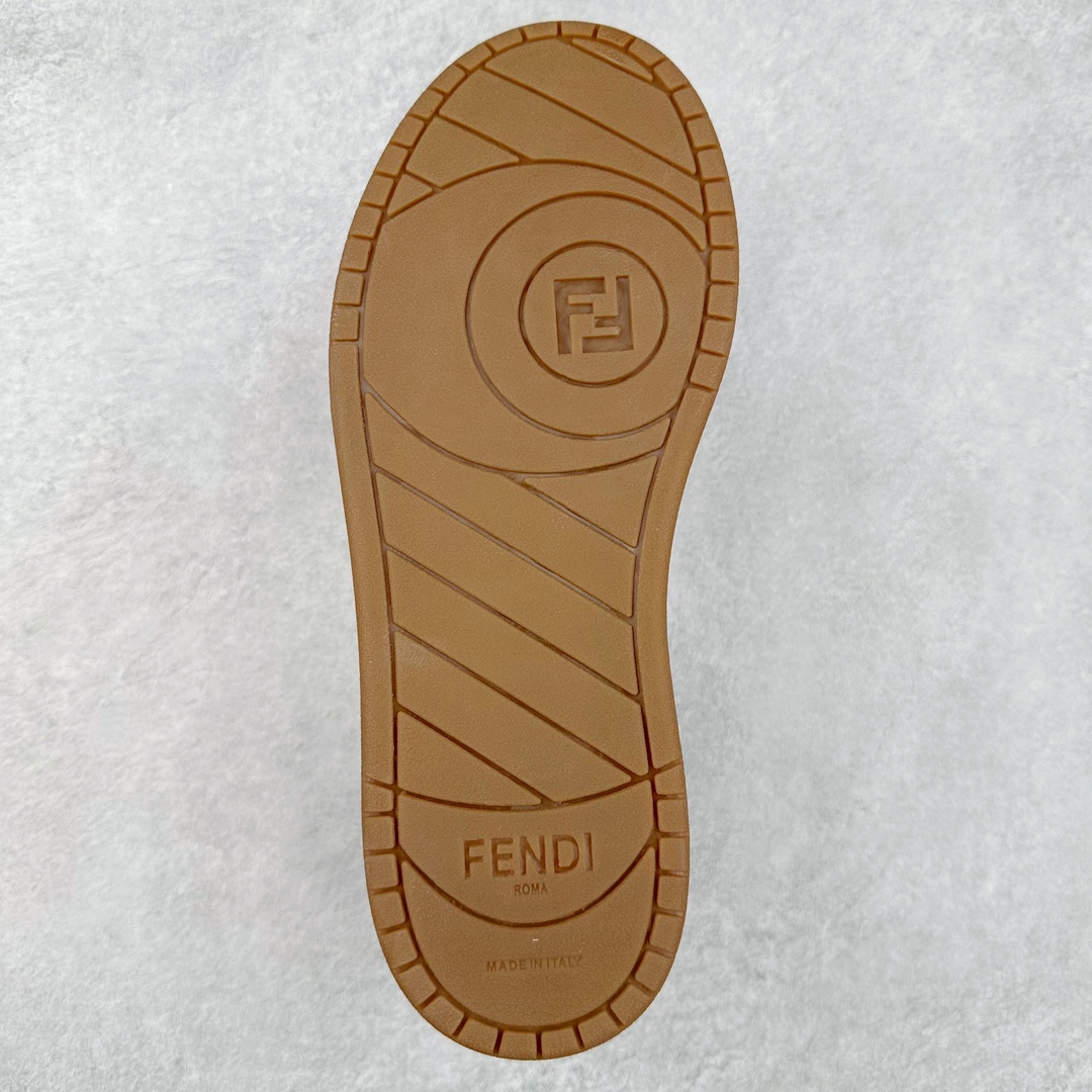 图片[9]-＃F版纯原 FENDI 芬迪 Match sneaters 魔术贴低帮运动鞋 独家定制 全身20几个细节点全部做到一致还原 吊打市面所有版本 独家原装套装配件官方同源 渠道原装订单 全套专柜包装物及配件#鞋底嵌入核心防伪芯片感应装置 FENDI芬迪match最新爆款情侣款运动鞋板鞋原版购入 高工艺无缝细空胶技术 贴楦误差0.05mm,鞋底采用固特异内外锁死工艺 最大限度弯折永不开胶 原鞋一致效果环保无味 鞋面采用麂皮和皮革拼接组合 logo内里采用毛巾绒里 上脚超级柔软 轻便 舒适搭配卫衣 尺码：35 36 37 38 39 40 41 42 43 44 45-选品中心