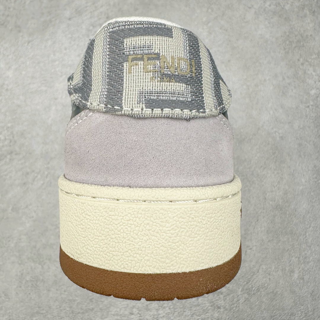 图片[8]-＃F版纯原 FENDI 芬迪 Match sneaters 魔术贴低帮运动鞋 独家定制 全身20几个细节点全部做到一致还原 吊打市面所有版本 独家原装套装配件官方同源 渠道原装订单 全套专柜包装物及配件#鞋底嵌入核心防伪芯片感应装置 FENDI芬迪match最新爆款情侣款运动鞋板鞋原版购入 高工艺无缝细空胶技术 贴楦误差0.05mm,鞋底采用固特异内外锁死工艺 最大限度弯折永不开胶 原鞋一致效果环保无味 鞋面采用麂皮和皮革拼接组合 logo内里采用毛巾绒里 上脚超级柔软 轻便 舒适搭配卫衣 尺码：35 36 37 38 39 40 41 42 43 44 45-选品中心