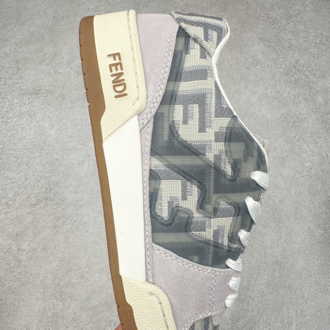 图片[6]-＃F版纯原 FENDI 芬迪 Match sneaters 魔术贴低帮运动鞋 独家定制 全身20几个细节点全部做到一致还原 吊打市面所有版本 独家原装套装配件官方同源 渠道原装订单 全套专柜包装物及配件#鞋底嵌入核心防伪芯片感应装置 FENDI芬迪match最新爆款情侣款运动鞋板鞋原版购入 高工艺无缝细空胶技术 贴楦误差0.05mm,鞋底采用固特异内外锁死工艺 最大限度弯折永不开胶 原鞋一致效果环保无味 鞋面采用麂皮和皮革拼接组合 logo内里采用毛巾绒里 上脚超级柔软 轻便 舒适搭配卫衣 尺码：35 36 37 38 39 40 41 42 43 44 45-选品中心