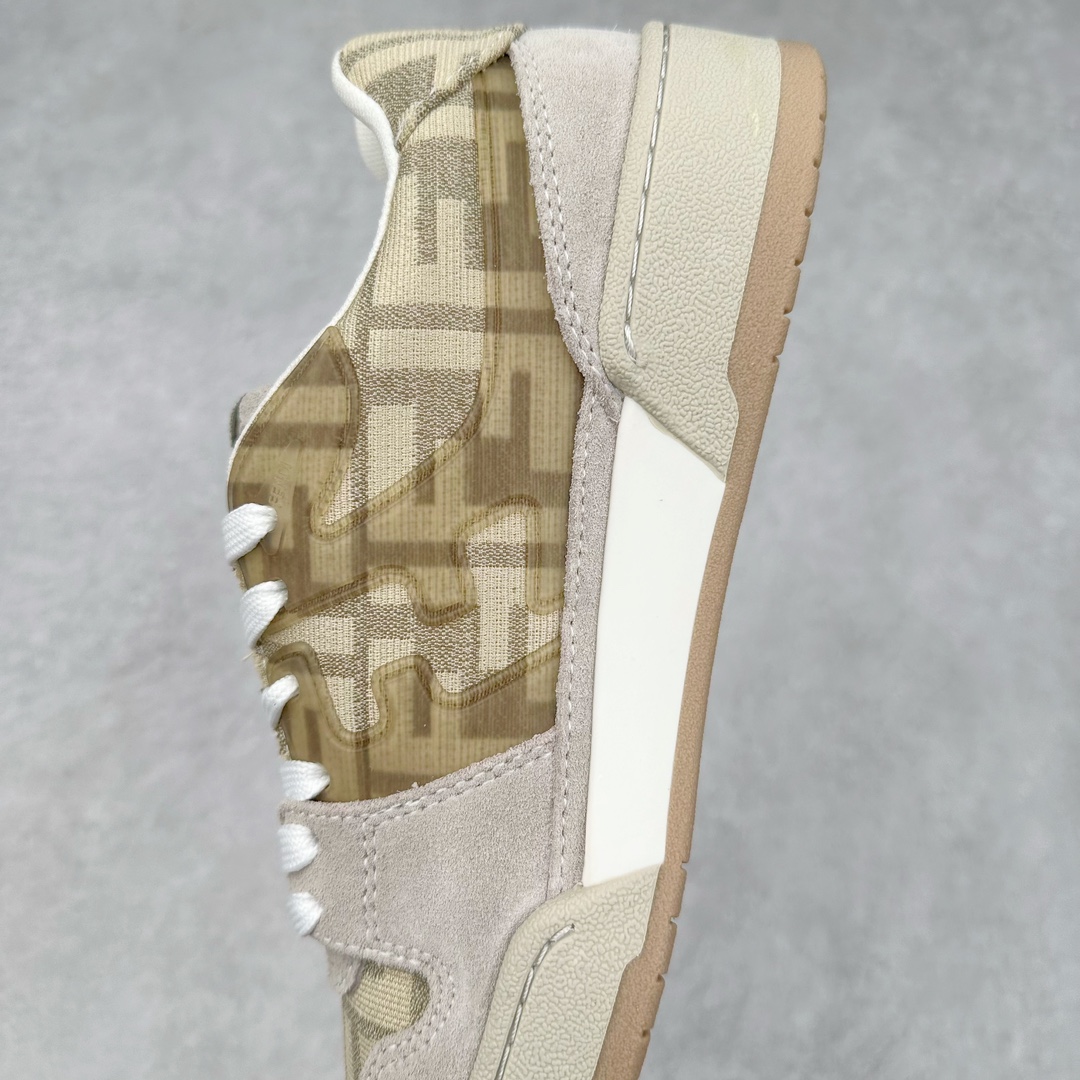 图片[7]-＃F版纯原 FENDI 芬迪 Match sneaters 魔术贴低帮运动鞋 独家定制 全身20几个细节点全部做到一致还原 吊打市面所有版本 独家原装套装配件官方同源 渠道原装订单 全套专柜包装物及配件#鞋底嵌入核心防伪芯片感应装置 FENDI芬迪match最新爆款情侣款运动鞋板鞋原版购入 高工艺无缝细空胶技术 贴楦误差0.05mm,鞋底采用固特异内外锁死工艺 最大限度弯折永不开胶 原鞋一致效果环保无味 鞋面采用麂皮和皮革拼接组合 logo内里采用毛巾绒里 上脚超级柔软 轻便 舒适搭配卫衣 尺码：35 36 37 38 39 40 41 42 43 44 45-选品中心