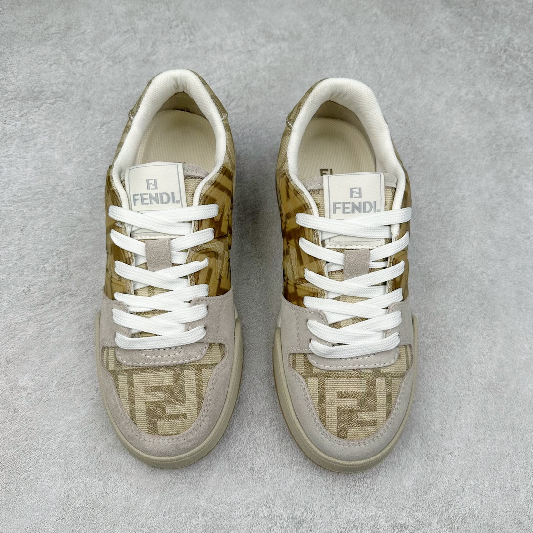 图片[2]-＃F版纯原 FENDI 芬迪 Match sneaters 魔术贴低帮运动鞋 独家定制 全身20几个细节点全部做到一致还原 吊打市面所有版本 独家原装套装配件官方同源 渠道原装订单 全套专柜包装物及配件#鞋底嵌入核心防伪芯片感应装置 FENDI芬迪match最新爆款情侣款运动鞋板鞋原版购入 高工艺无缝细空胶技术 贴楦误差0.05mm,鞋底采用固特异内外锁死工艺 最大限度弯折永不开胶 原鞋一致效果环保无味 鞋面采用麂皮和皮革拼接组合 logo内里采用毛巾绒里 上脚超级柔软 轻便 舒适搭配卫衣 尺码：35 36 37 38 39 40 41 42 43 44 45-选品中心