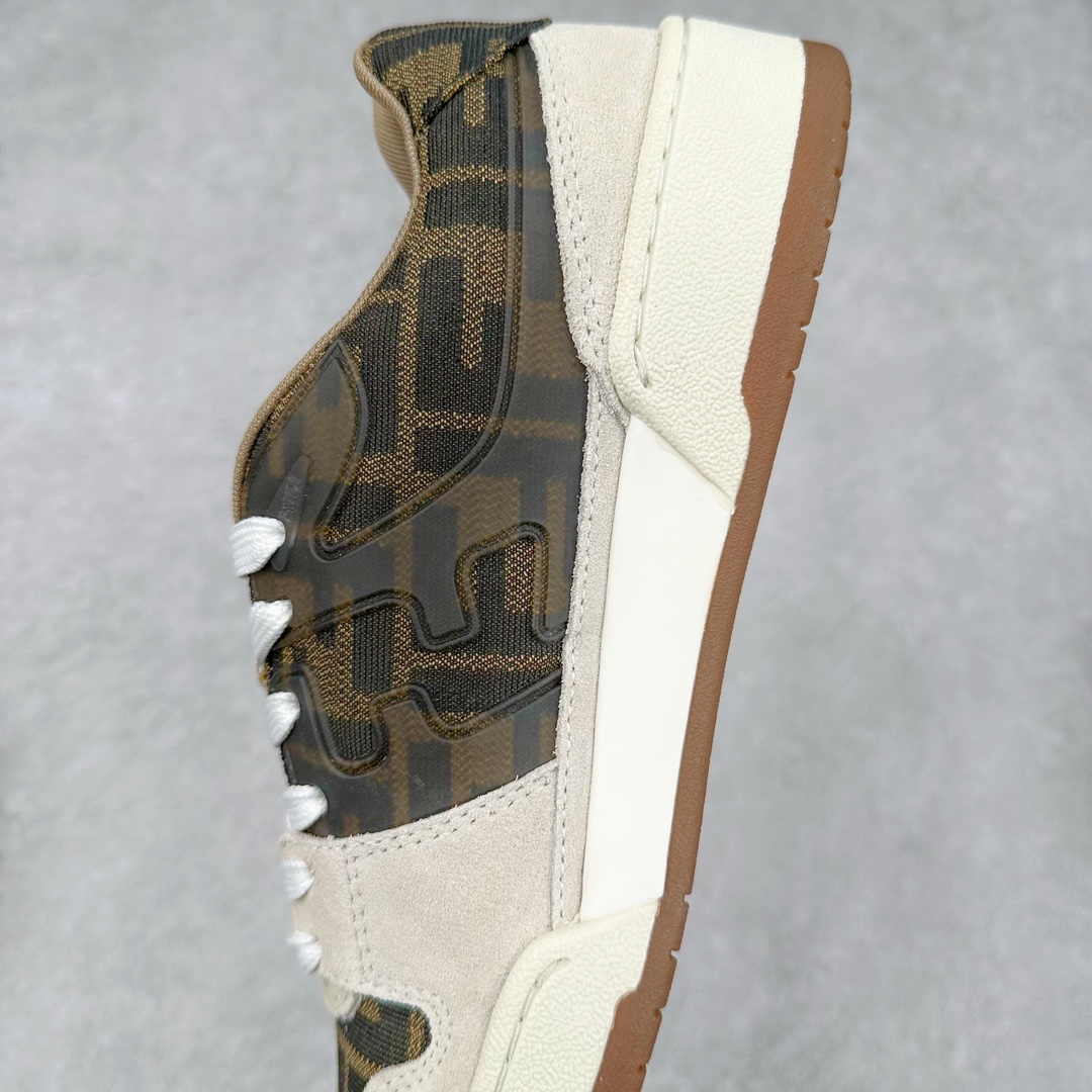 图片[7]-＃F版纯原 FENDI 芬迪 Match sneaters 魔术贴低帮运动鞋 独家定制 全身20几个细节点全部做到一致还原 吊打市面所有版本 独家原装套装配件官方同源 渠道原装订单 全套专柜包装物及配件#鞋底嵌入核心防伪芯片感应装置 FENDI芬迪match最新爆款情侣款运动鞋板鞋原版购入 高工艺无缝细空胶技术 贴楦误差0.05mm,鞋底采用固特异内外锁死工艺 最大限度弯折永不开胶 原鞋一致效果环保无味 鞋面采用麂皮和皮革拼接组合 logo内里采用毛巾绒里 上脚超级柔软 轻便 舒适搭配卫衣 尺码：35 36 37 38 39 40 41 42 43 44 45-选品中心