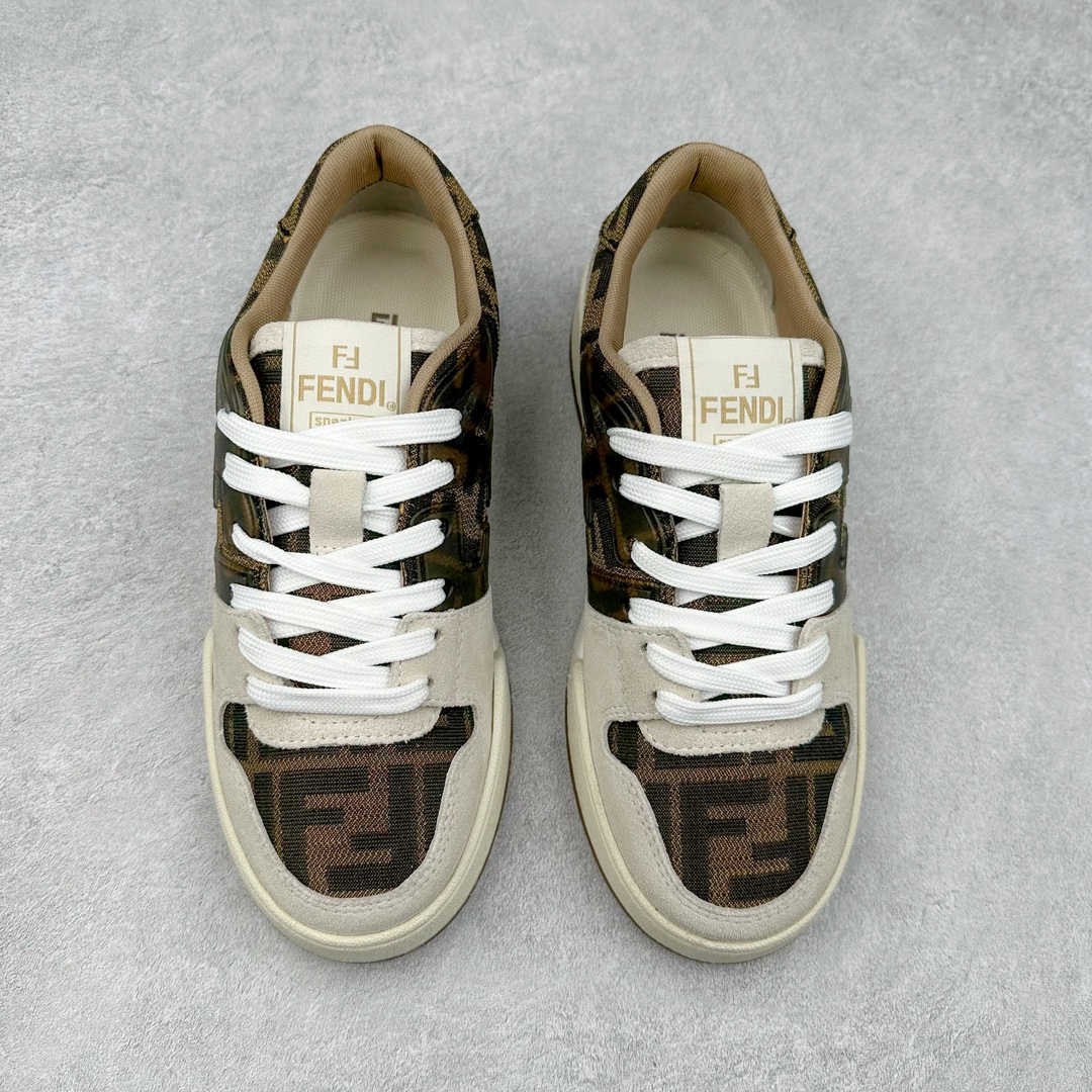 图片[2]-＃F版纯原 FENDI 芬迪 Match sneaters 魔术贴低帮运动鞋 独家定制 全身20几个细节点全部做到一致还原 吊打市面所有版本 独家原装套装配件官方同源 渠道原装订单 全套专柜包装物及配件#鞋底嵌入核心防伪芯片感应装置 FENDI芬迪match最新爆款情侣款运动鞋板鞋原版购入 高工艺无缝细空胶技术 贴楦误差0.05mm,鞋底采用固特异内外锁死工艺 最大限度弯折永不开胶 原鞋一致效果环保无味 鞋面采用麂皮和皮革拼接组合 logo内里采用毛巾绒里 上脚超级柔软 轻便 舒适搭配卫衣 尺码：35 36 37 38 39 40 41 42 43 44 45-选品中心