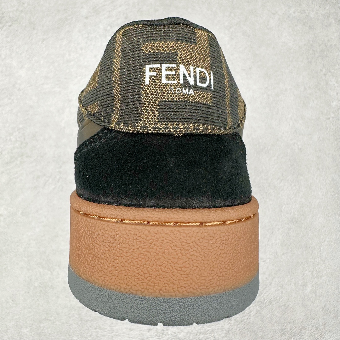 图片[8]-＃F版纯原 FENDI 芬迪 Match sneaters 魔术贴低帮运动鞋 独家定制 全身20几个细节点全部做到一致还原 吊打市面所有版本 独家原装套装配件官方同源 渠道原装订单 全套专柜包装物及配件#鞋底嵌入核心防伪芯片感应装置 FENDI芬迪match最新爆款情侣款运动鞋板鞋原版购入 高工艺无缝细空胶技术 贴楦误差0.05mm,鞋底采用固特异内外锁死工艺 最大限度弯折永不开胶 原鞋一致效果环保无味 鞋面采用麂皮和皮革拼接组合 logo内里采用毛巾绒里 上脚超级柔软 轻便 舒适搭配卫衣 尺码：35 36 37 38 39 40 41 42 43 44 45-选品中心