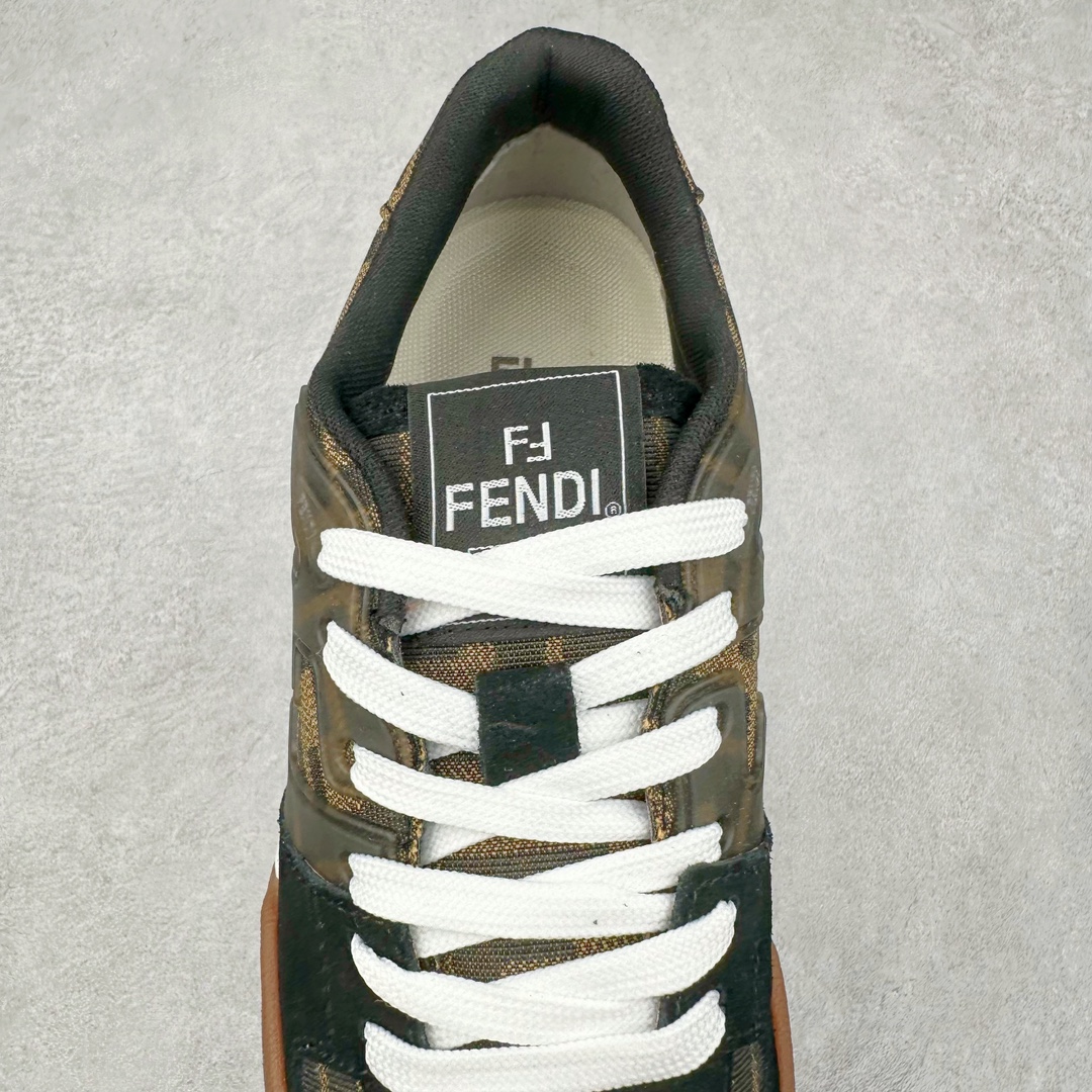 图片[5]-＃F版纯原 FENDI 芬迪 Match sneaters 魔术贴低帮运动鞋 独家定制 全身20几个细节点全部做到一致还原 吊打市面所有版本 独家原装套装配件官方同源 渠道原装订单 全套专柜包装物及配件#鞋底嵌入核心防伪芯片感应装置 FENDI芬迪match最新爆款情侣款运动鞋板鞋原版购入 高工艺无缝细空胶技术 贴楦误差0.05mm,鞋底采用固特异内外锁死工艺 最大限度弯折永不开胶 原鞋一致效果环保无味 鞋面采用麂皮和皮革拼接组合 logo内里采用毛巾绒里 上脚超级柔软 轻便 舒适搭配卫衣 尺码：35 36 37 38 39 40 41 42 43 44 45-选品中心