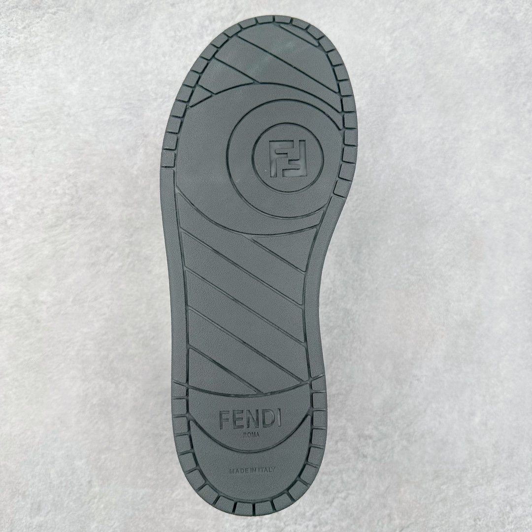 图片[9]-＃F版纯原 FENDI 芬迪 Match sneaters 魔术贴低帮运动鞋 独家定制 全身20几个细节点全部做到一致还原 吊打市面所有版本 独家原装套装配件官方同源 渠道原装订单 全套专柜包装物及配件#鞋底嵌入核心防伪芯片感应装置 FENDI芬迪match最新爆款情侣款运动鞋板鞋原版购入 高工艺无缝细空胶技术 贴楦误差0.05mm,鞋底采用固特异内外锁死工艺 最大限度弯折永不开胶 原鞋一致效果环保无味 鞋面采用麂皮和皮革拼接组合 logo内里采用毛巾绒里 上脚超级柔软 轻便 舒适搭配卫衣 尺码：35 36 37 38 39 40 41 42 43 44 45-选品中心