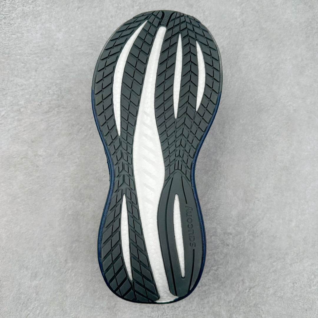 图片[9]-＃SG纯原 Saucony Triumph 22 索康尼胜利22代旗舰级缓震型跑鞋 性能相比前几代再升级：鞋面采用全新升级的工学网设计 贴合脚部更透气 中底部分使用最新的PWRRUN+材质 搭配PWRRUN+鞋垫使中底的大幅加厚 10mm坡差进一步提供缓震、回弹性能 内底则采用了FORMFIT动态适应系统 动态契合脚型 提升包裹性和舒适性 提供更卓越的动态回馈体验 XT-900橡胶大底 可提供良好的抓地力和较强抗磨性能 尺码：35.5 36 36.5 37.5 38 38.5 39 40 40.5 41 42 42.5 43 44 44.5 45-选品中心