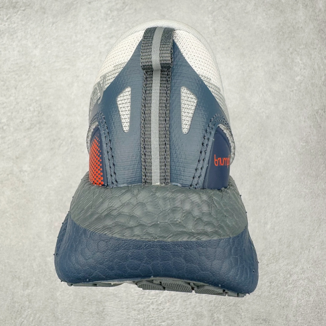 图片[8]-＃SG纯原 Saucony Triumph 22 索康尼胜利22代旗舰级缓震型跑鞋 性能相比前几代再升级：鞋面采用全新升级的工学网设计 贴合脚部更透气 中底部分使用最新的PWRRUN+材质 搭配PWRRUN+鞋垫使中底的大幅加厚 10mm坡差进一步提供缓震、回弹性能 内底则采用了FORMFIT动态适应系统 动态契合脚型 提升包裹性和舒适性 提供更卓越的动态回馈体验 XT-900橡胶大底 可提供良好的抓地力和较强抗磨性能 尺码：35.5 36 36.5 37.5 38 38.5 39 40 40.5 41 42 42.5 43 44 44.5 45-选品中心