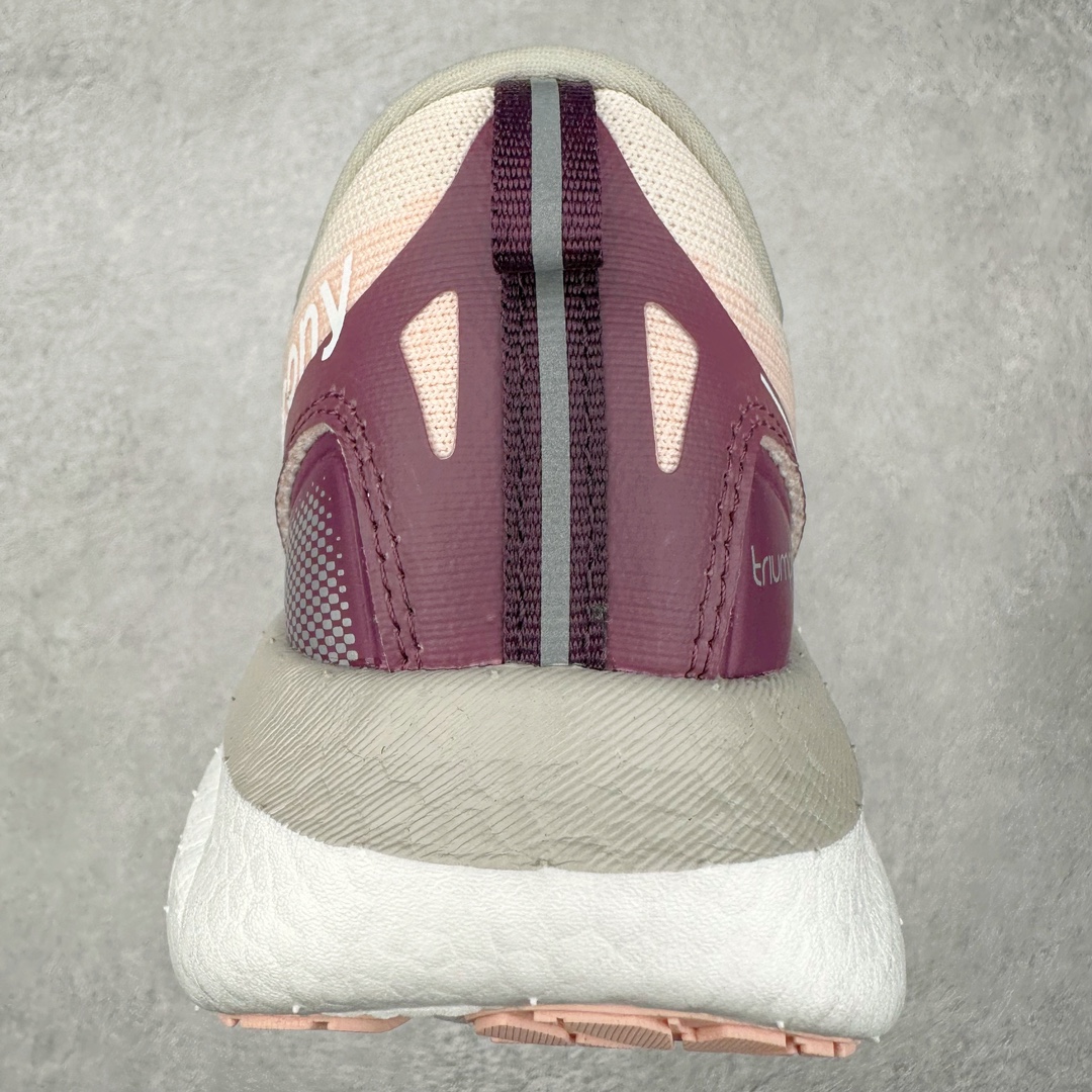 图片[8]-＃SG纯原 Saucony Triumph 22 索康尼胜利22代旗舰级缓震型跑鞋 性能相比前几代再升级：鞋面采用全新升级的工学网设计 贴合脚部更透气 中底部分使用最新的PWRRUN+材质 搭配PWRRUN+鞋垫使中底的大幅加厚 10mm坡差进一步提供缓震、回弹性能 内底则采用了FORMFIT动态适应系统 动态契合脚型 提升包裹性和舒适性 提供更卓越的动态回馈体验 XT-900橡胶大底 可提供良好的抓地力和较强抗磨性能 尺码：35.5 36 36.5 37.5 38 38.5 39 40 40.5 41 42 42.5 43 44 44.5 45-选品中心