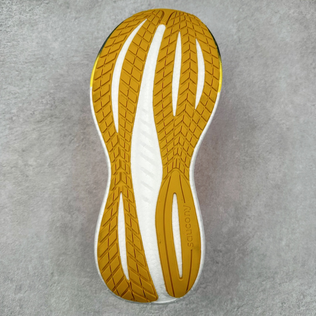图片[9]-＃SG纯原 Saucony Triumph 22 索康尼胜利22代旗舰级缓震型跑鞋 性能相比前几代再升级：鞋面采用全新升级的工学网设计 贴合脚部更透气 中底部分使用最新的PWRRUN+材质 搭配PWRRUN+鞋垫使中底的大幅加厚 10mm坡差进一步提供缓震、回弹性能 内底则采用了FORMFIT动态适应系统 动态契合脚型 提升包裹性和舒适性 提供更卓越的动态回馈体验 XT-900橡胶大底 可提供良好的抓地力和较强抗磨性能 尺码：35.5 36 36.5 37.5 38 38.5 39 40 40.5 41 42 42.5 43 44 44.5 45-选品中心