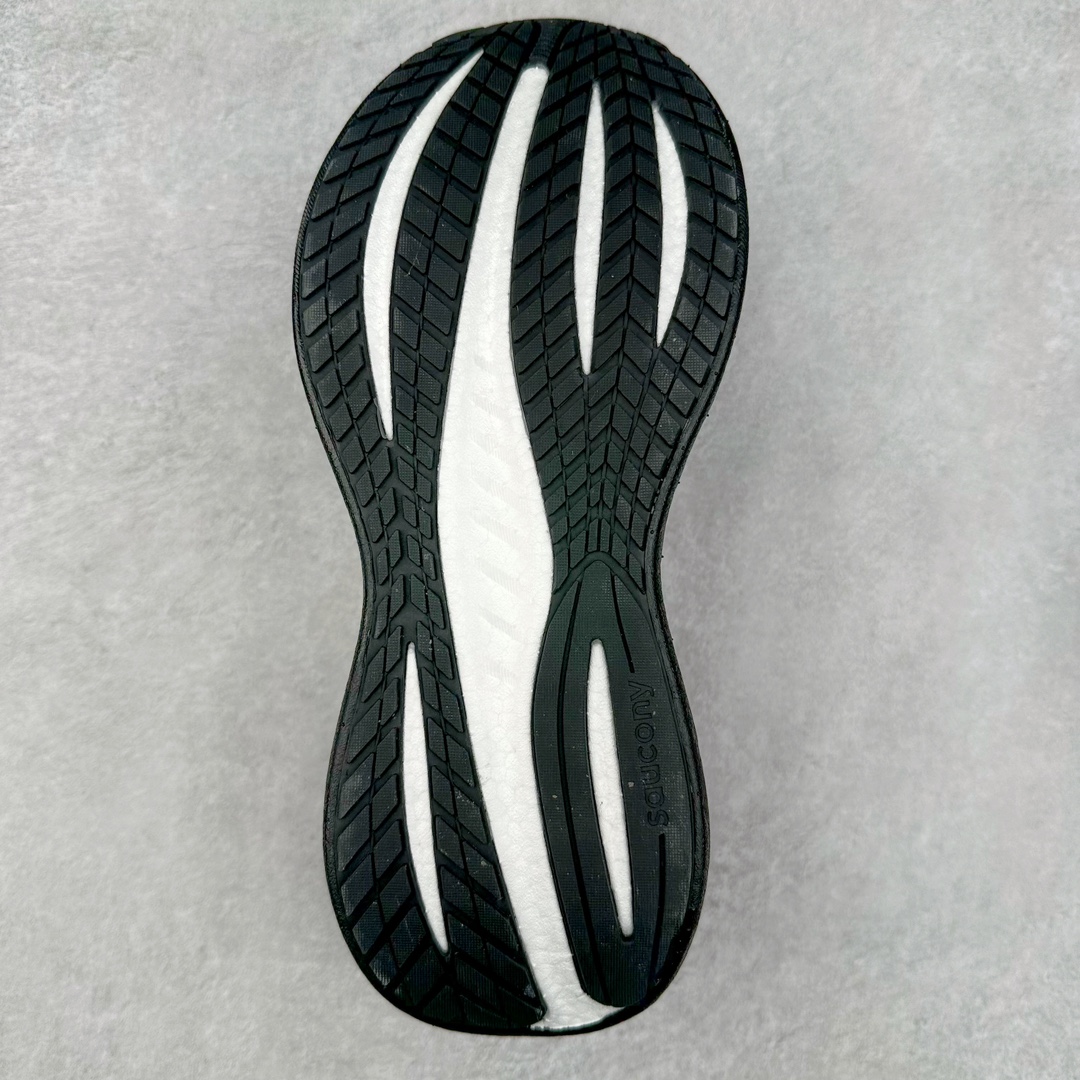 图片[9]-＃SG纯原 Saucony Triumph 22 索康尼胜利22代旗舰级缓震型跑鞋 性能相比前几代再升级：鞋面采用全新升级的工学网设计 贴合脚部更透气 中底部分使用最新的PWRRUN+材质 搭配PWRRUN+鞋垫使中底的大幅加厚 10mm坡差进一步提供缓震、回弹性能 内底则采用了FORMFIT动态适应系统 动态契合脚型 提升包裹性和舒适性 提供更卓越的动态回馈体验 XT-900橡胶大底 可提供良好的抓地力和较强抗磨性能 尺码：35.5 36 36.5 37.5 38 38.5 39 40 40.5 41 42 42.5 43 44 44.5 45-选品中心