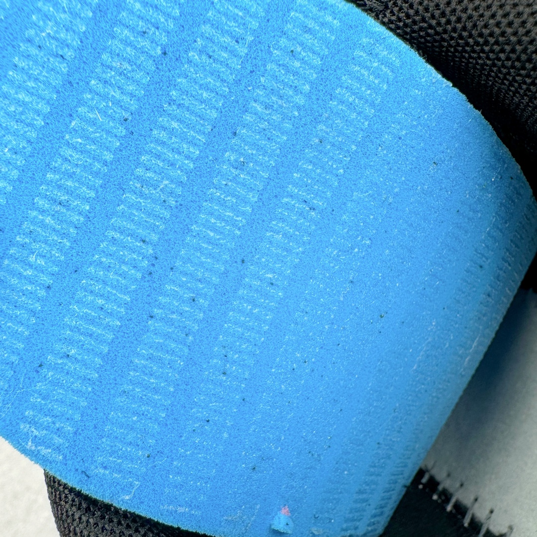 图片[11]-＃HP纯原 NK P-6000 系列低帮复古老爹风休闲运动舒适慢跑鞋 HF1052-010 购入原鞋原装纸板楦头开发 独家私模四层组合大底 市场唯一正确版本 良心定价 新配色陆续出货 进口三文治网面 融合 Pegasus 过往运动鞋设计 助力 21 世纪早期跑步运动跃升时尚新高度 采用透气网眼布、运动风格线条和耐穿覆面 兼具吸睛外观和舒适感受 中底泡绵以田径赛道为灵感 打造厚实设计 缔造出众缓震性能 尺码：36 36.5 37.5 38 38.5 39 40 40.5 41 42 42.5 43 44 44.5 45 46-选品中心