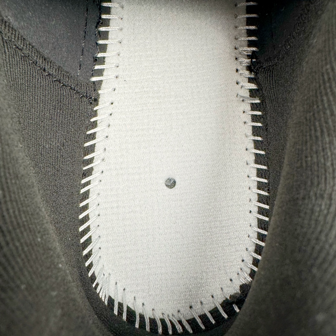 图片[10]-＃纯原 NK Revolution 13 Wide 回游者13代系列低帮轻质缓震透气休闲运动跑步鞋“网织全黑武士”FD6454-003 无论你是跑步新手还是迫切想提速的专业跑者，Nike Downshifter 13 公路跑步鞋都能伴你轻松驾驭。鞋面结合缓震耐穿性能，为你造就又一个得力装备，或是助你朝着目标迈进。尺码：39 40 40.5 41 42 42.5 43 44 44.5 45-选品中心