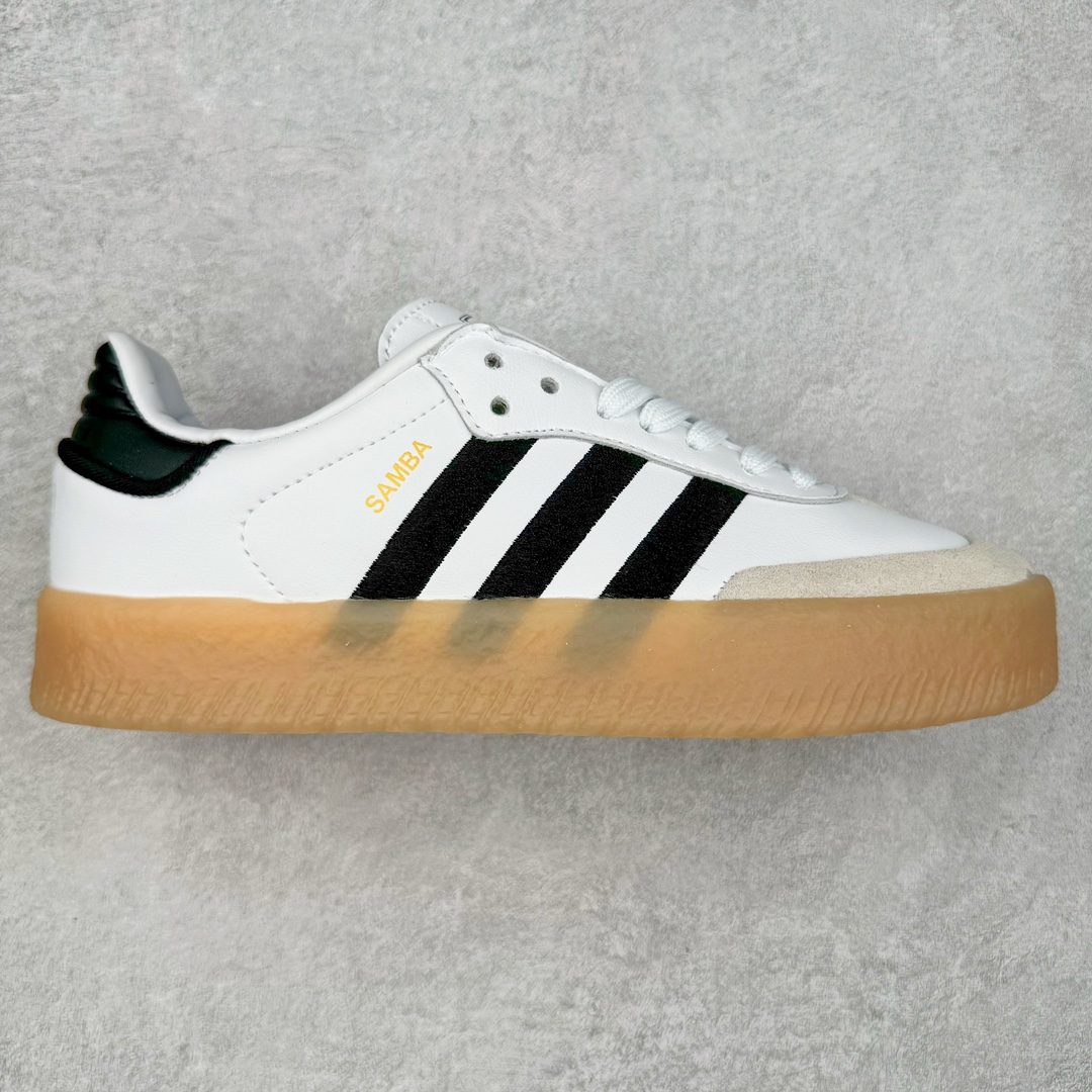 AD Samba XLG 桑巴舞加大厚底版系列德训风百搭松糕休闲运动板鞋生胶底 自Originals Samba成功借势Blokecore风潮一跃成为街头巷尾的焦点鞋款后,不论是围绕Samba本身打造的各式「变种版本」,还是以Samba为蓝本打造联名鞋款,都成为了时尚潮流人士日常穿搭首选。Samba XLG是adidas Originals不断扩展XLG系列的一部分,旨在与年轻文化相契合,迎合那些希望通过个性时尚表达自我而不愿牺牲舒适度的年轻群体。街头时尚领域的Gen Z特别偏爱宽松的穿着风格。Samba XLG针对这一点做了创新。它在延续Samba OG经典设计的基础上,迎合年轻群体的穿着习惯,重塑为宽大的鞋身比例轮廓以及加厚中底,让消费者轻松展示自己独特的风格。全新的Samba XLG系列不仅迎合了当下年轻群体的穿搭习惯,加宽了鞋身比例以及将中底进一步增厚,在视觉比例上更加饱满,同时还保留了经典Samba的细节,这样一来,鞋迷朋友在穿搭上不仅能更加个性化,而且还能延续一定的复古感受。尺码：36 36⅔ 37⅓ 38 38⅔ 39⅓ 40 40⅔ 41⅓ 42 42⅔ 43⅓ 44 45-选品中心