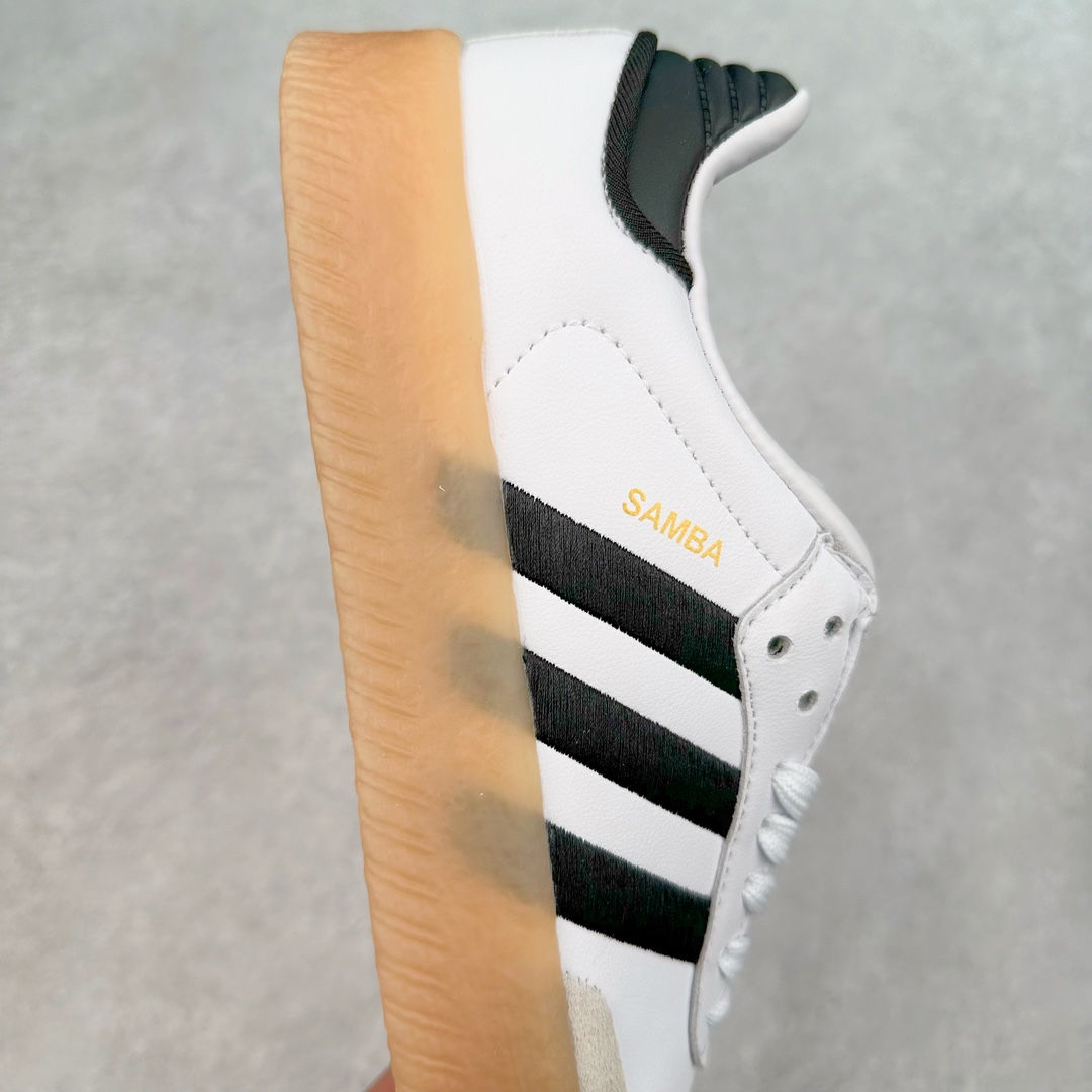 图片[6]-AD Samba XLG 桑巴舞加大厚底版系列德训风百搭松糕休闲运动板鞋生胶底 自Originals Samba成功借势Blokecore风潮一跃成为街头巷尾的焦点鞋款后,不论是围绕Samba本身打造的各式「变种版本」,还是以Samba为蓝本打造联名鞋款,都成为了时尚潮流人士日常穿搭首选。Samba XLG是adidas Originals不断扩展XLG系列的一部分,旨在与年轻文化相契合,迎合那些希望通过个性时尚表达自我而不愿牺牲舒适度的年轻群体。街头时尚领域的Gen Z特别偏爱宽松的穿着风格。Samba XLG针对这一点做了创新。它在延续Samba OG经典设计的基础上,迎合年轻群体的穿着习惯,重塑为宽大的鞋身比例轮廓以及加厚中底,让消费者轻松展示自己独特的风格。全新的Samba XLG系列不仅迎合了当下年轻群体的穿搭习惯,加宽了鞋身比例以及将中底进一步增厚,在视觉比例上更加饱满,同时还保留了经典Samba的细节,这样一来,鞋迷朋友在穿搭上不仅能更加个性化,而且还能延续一定的复古感受。尺码：36 36⅔ 37⅓ 38 38⅔ 39⅓ 40 40⅔ 41⅓ 42 42⅔ 43⅓ 44 45-选品中心