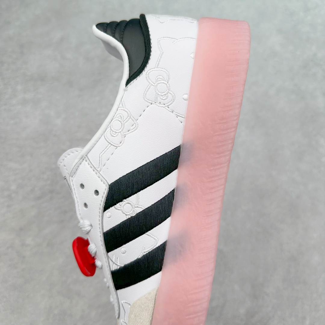 图片[7]-AD Samba XLG 桑巴舞加大厚底版系列德训风百搭松糕休闲运动板鞋生胶底 自Originals Samba成功借势Blokecore风潮一跃成为街头巷尾的焦点鞋款后,不论是围绕Samba本身打造的各式「变种版本」,还是以Samba为蓝本打造联名鞋款,都成为了时尚潮流人士日常穿搭首选。Samba XLG是adidas Originals不断扩展XLG系列的一部分,旨在与年轻文化相契合,迎合那些希望通过个性时尚表达自我而不愿牺牲舒适度的年轻群体。街头时尚领域的Gen Z特别偏爱宽松的穿着风格。Samba XLG针对这一点做了创新。它在延续Samba OG经典设计的基础上,迎合年轻群体的穿着习惯,重塑为宽大的鞋身比例轮廓以及加厚中底,让消费者轻松展示自己独特的风格。全新的Samba XLG系列不仅迎合了当下年轻群体的穿搭习惯,加宽了鞋身比例以及将中底进一步增厚,在视觉比例上更加饱满,同时还保留了经典Samba的细节,这样一来,鞋迷朋友在穿搭上不仅能更加个性化,而且还能延续一定的复古感受。尺码：36 36⅔ 37⅓ 38 38⅔ 39⅓ 40 40⅔ 41⅓ 42 42⅔ 43⅓ 44 45-选品中心