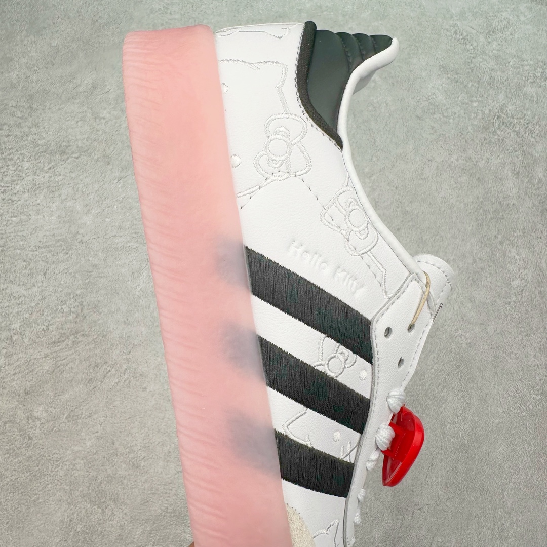 图片[6]-AD Samba XLG 桑巴舞加大厚底版系列德训风百搭松糕休闲运动板鞋生胶底 自Originals Samba成功借势Blokecore风潮一跃成为街头巷尾的焦点鞋款后,不论是围绕Samba本身打造的各式「变种版本」,还是以Samba为蓝本打造联名鞋款,都成为了时尚潮流人士日常穿搭首选。Samba XLG是adidas Originals不断扩展XLG系列的一部分,旨在与年轻文化相契合,迎合那些希望通过个性时尚表达自我而不愿牺牲舒适度的年轻群体。街头时尚领域的Gen Z特别偏爱宽松的穿着风格。Samba XLG针对这一点做了创新。它在延续Samba OG经典设计的基础上,迎合年轻群体的穿着习惯,重塑为宽大的鞋身比例轮廓以及加厚中底,让消费者轻松展示自己独特的风格。全新的Samba XLG系列不仅迎合了当下年轻群体的穿搭习惯,加宽了鞋身比例以及将中底进一步增厚,在视觉比例上更加饱满,同时还保留了经典Samba的细节,这样一来,鞋迷朋友在穿搭上不仅能更加个性化,而且还能延续一定的复古感受。尺码：36 36⅔ 37⅓ 38 38⅔ 39⅓ 40 40⅔ 41⅓ 42 42⅔ 43⅓ 44 45-选品中心