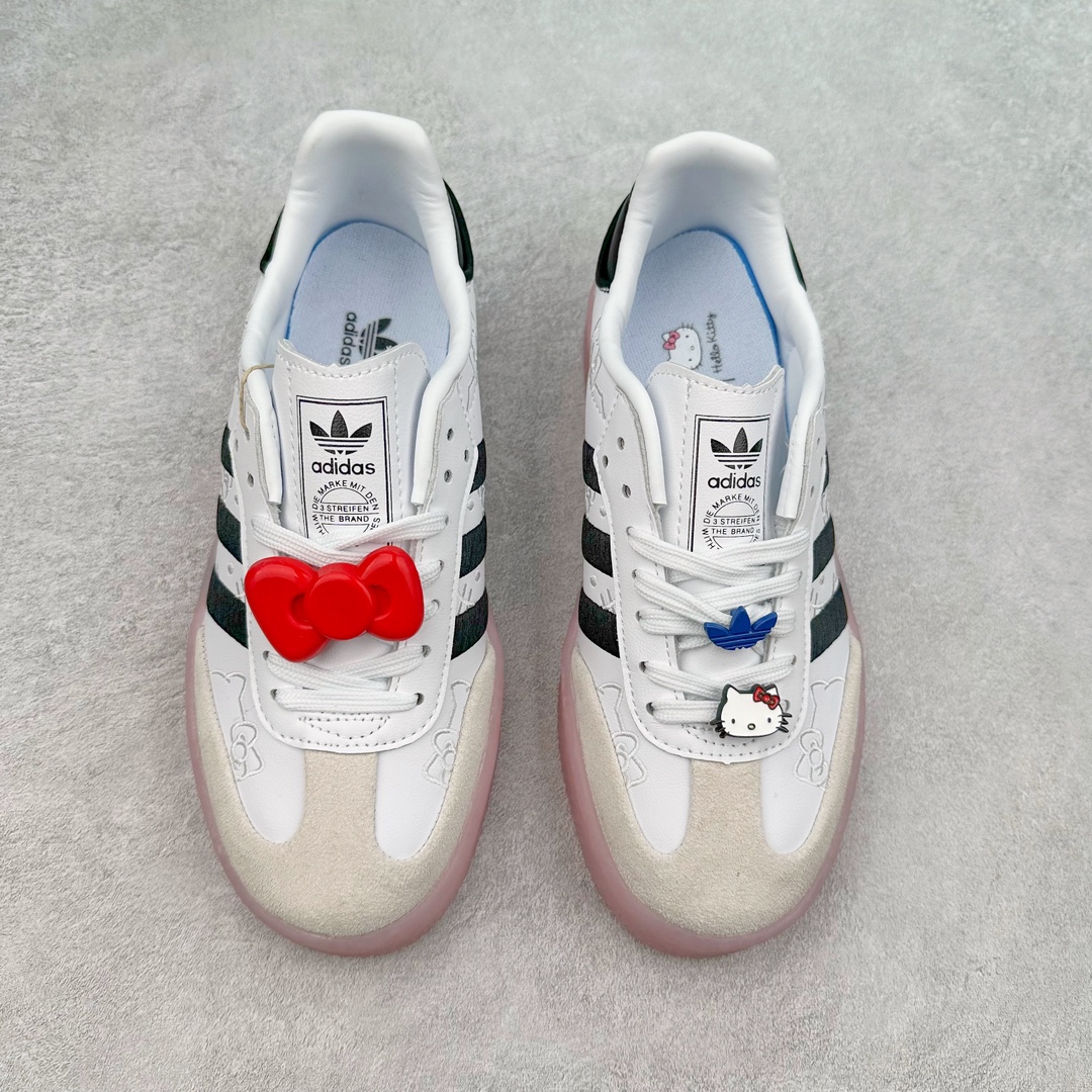 图片[2]-AD Samba XLG 桑巴舞加大厚底版系列德训风百搭松糕休闲运动板鞋生胶底 自Originals Samba成功借势Blokecore风潮一跃成为街头巷尾的焦点鞋款后,不论是围绕Samba本身打造的各式「变种版本」,还是以Samba为蓝本打造联名鞋款,都成为了时尚潮流人士日常穿搭首选。Samba XLG是adidas Originals不断扩展XLG系列的一部分,旨在与年轻文化相契合,迎合那些希望通过个性时尚表达自我而不愿牺牲舒适度的年轻群体。街头时尚领域的Gen Z特别偏爱宽松的穿着风格。Samba XLG针对这一点做了创新。它在延续Samba OG经典设计的基础上,迎合年轻群体的穿着习惯,重塑为宽大的鞋身比例轮廓以及加厚中底,让消费者轻松展示自己独特的风格。全新的Samba XLG系列不仅迎合了当下年轻群体的穿搭习惯,加宽了鞋身比例以及将中底进一步增厚,在视觉比例上更加饱满,同时还保留了经典Samba的细节,这样一来,鞋迷朋友在穿搭上不仅能更加个性化,而且还能延续一定的复古感受。尺码：36 36⅔ 37⅓ 38 38⅔ 39⅓ 40 40⅔ 41⅓ 42 42⅔ 43⅓ 44 45-选品中心