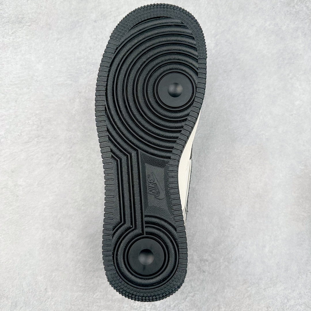 图片[9]-NK Air Force 1´07 Low 空军一号低帮百搭休闲运动板鞋 SJ6698-001 柔软、弹性十足的缓震性能和出色的中底设计 横跨复古与现代的外型结合 造就出风靡全球 三十多年的Force 1 直到今天还深受青睐 尺码：36 36.5 37.5 38 38.5 39 40 40.5 41 42 42.5 43 44 44.5 45-选品中心